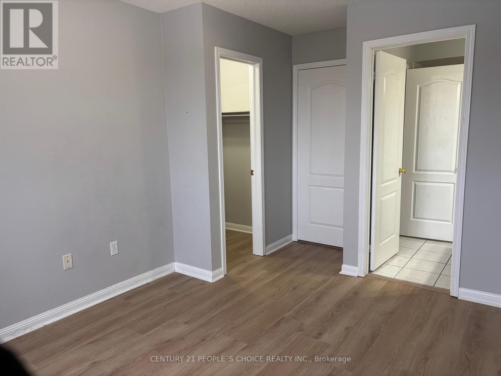 9 - 250 Richvale Drive S, Brampton, Ontario  L6Z 4W2 - Photo 3 - W12493754