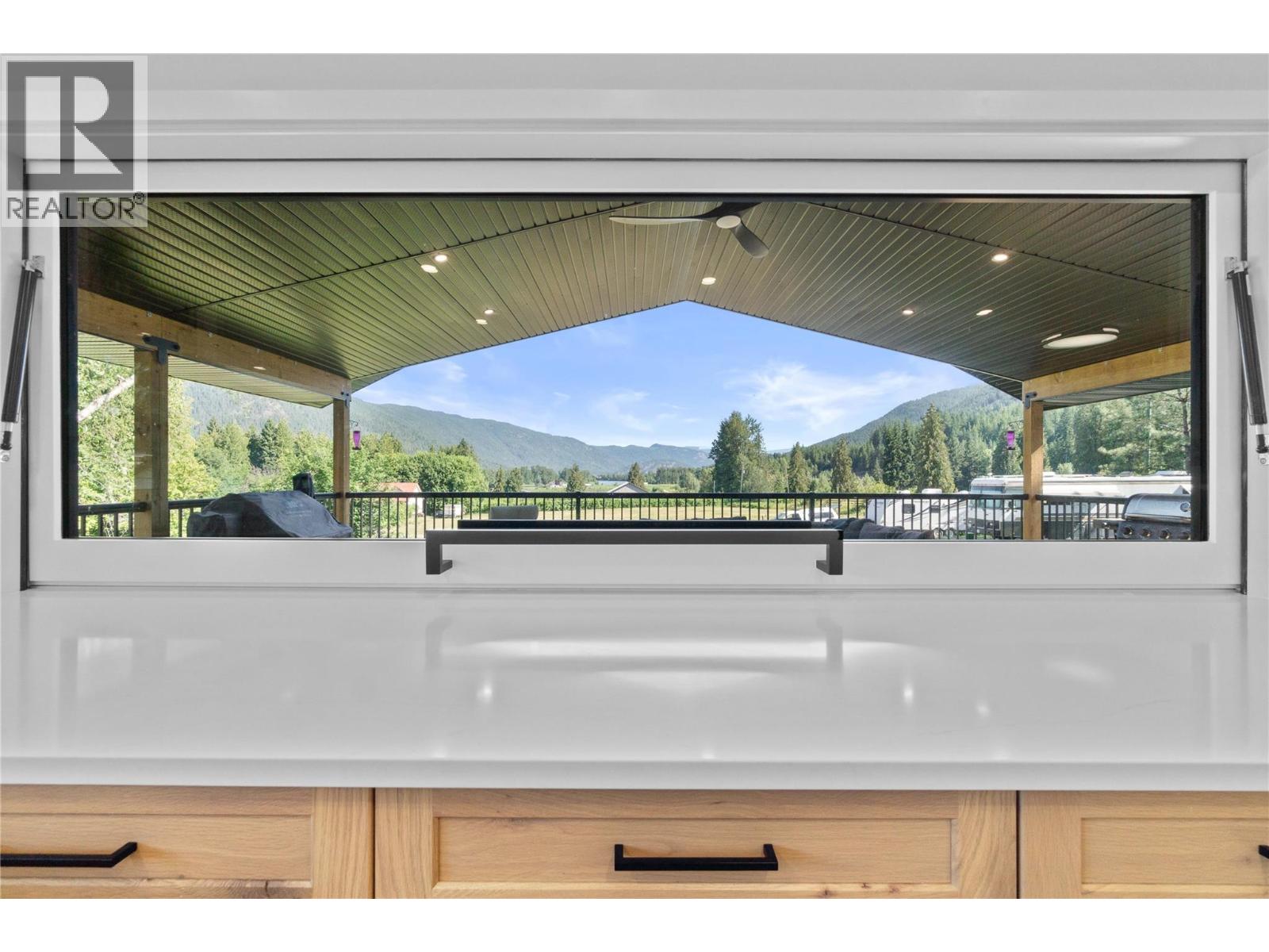 22 Parsons Road, Mara, British Columbia  V0E 2K0 - Photo 68 - 10356657