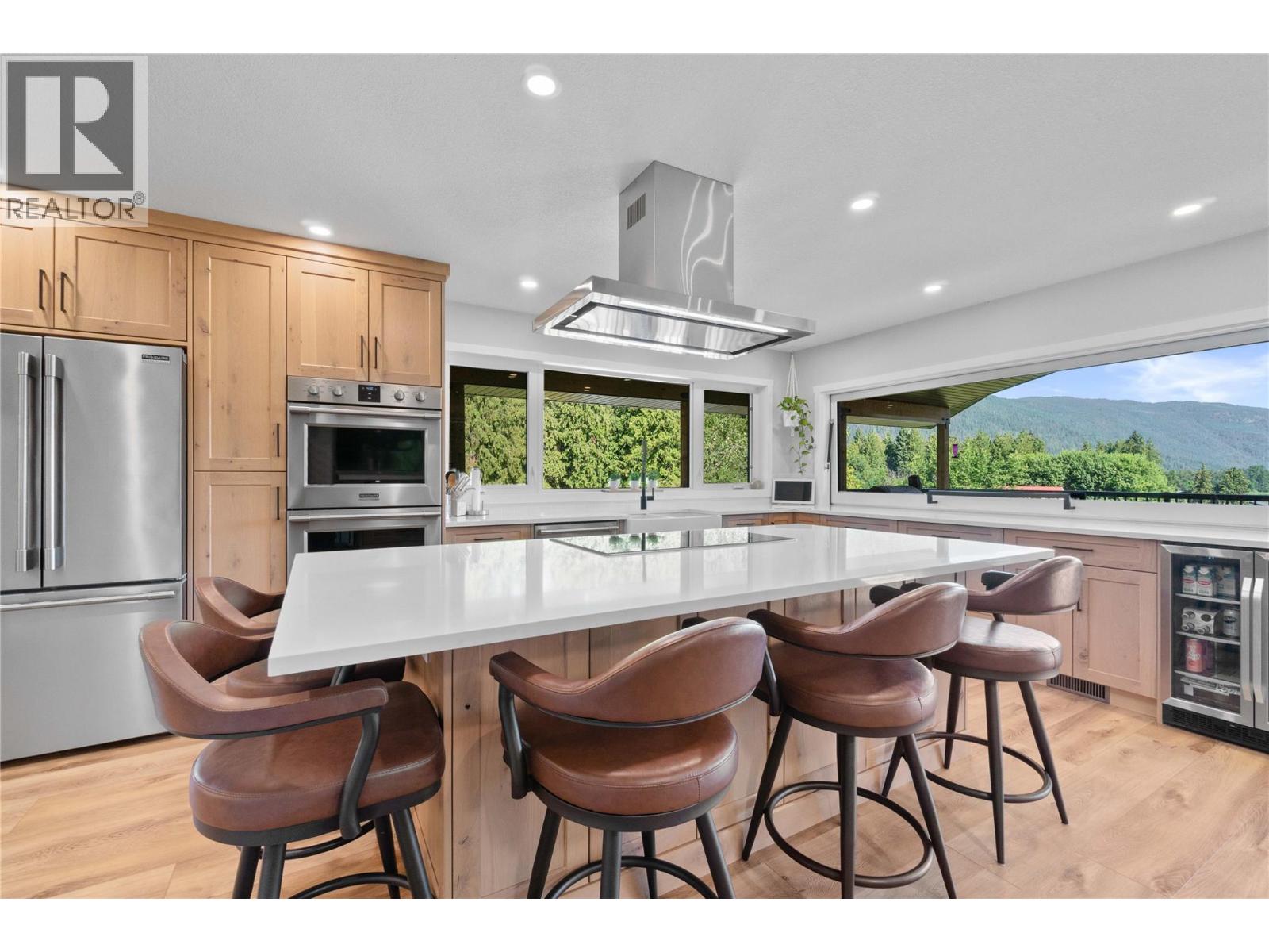 22 Parsons Road, Mara, British Columbia