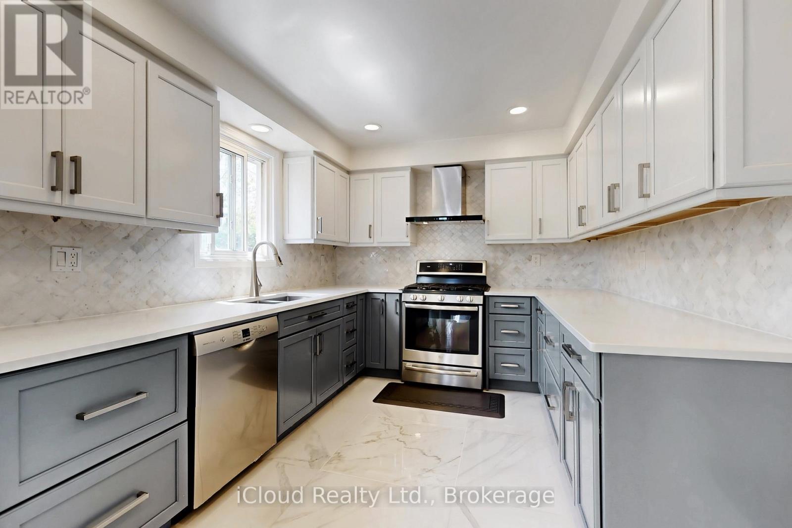 2088 Madden Boulevard, Oakville (Ro River Oaks), Ontario  L6H 3L6 - Photo 11 - W12494678