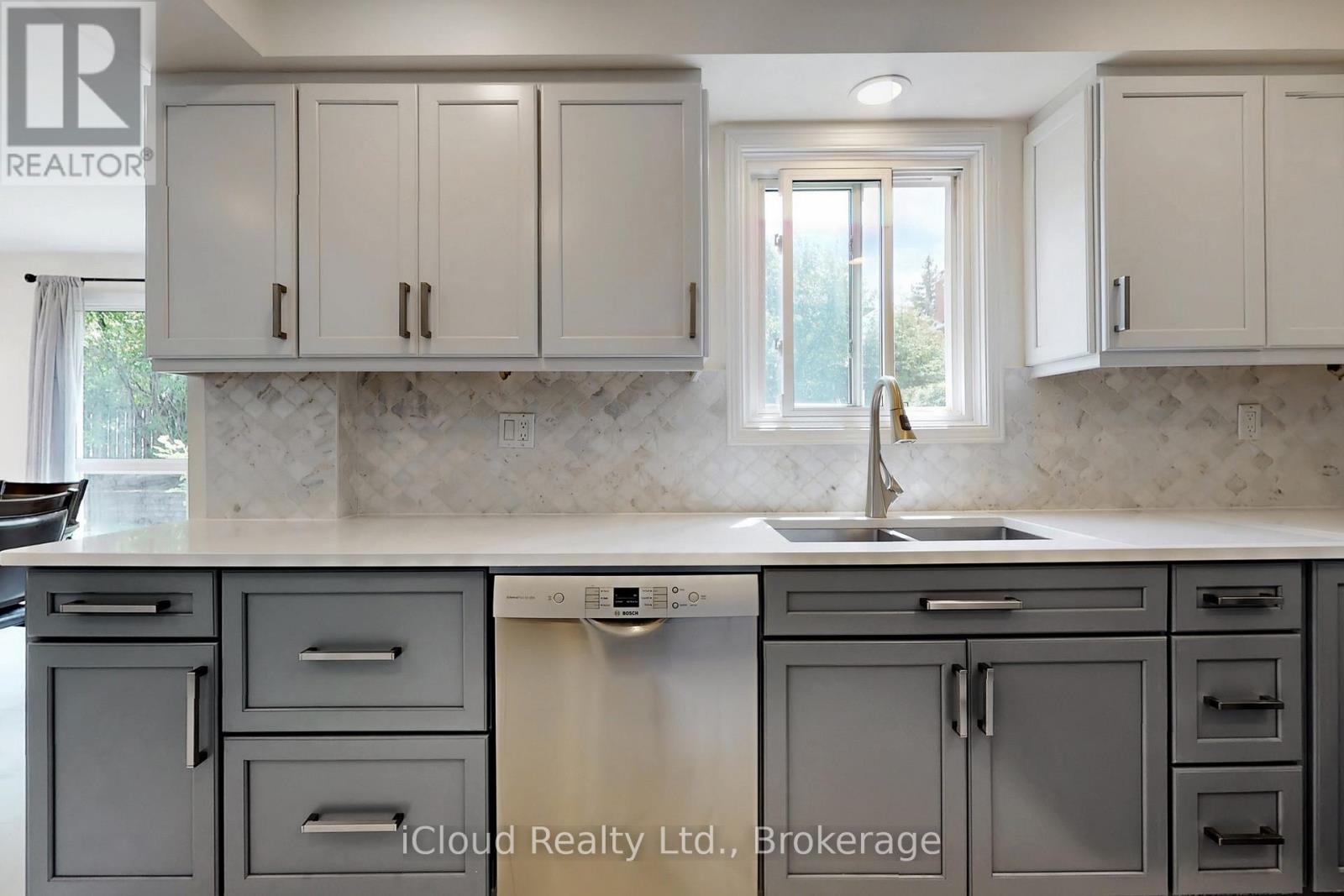 2088 Madden Boulevard, Oakville (Ro River Oaks), Ontario  L6H 3L6 - Photo 15 - W12494678