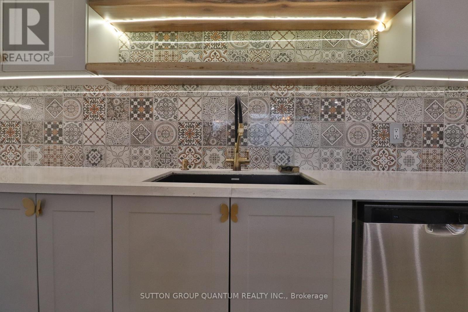 2001 - 627 The West Mall, Toronto, Ontario  M9C 4X5 - Photo 9 - W12495200