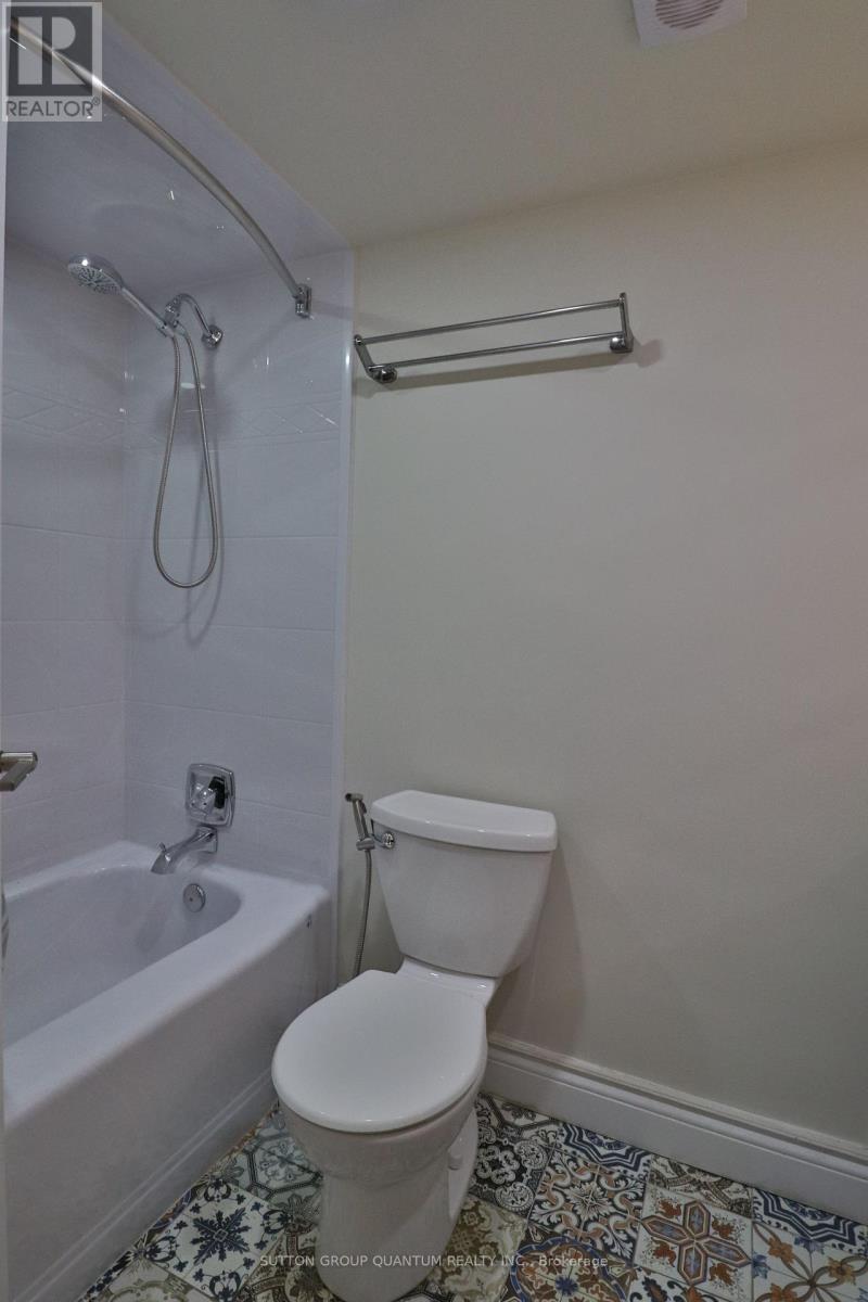 2001 - 627 The West Mall, Toronto, Ontario  M9C 4X5 - Photo 19 - W12495200