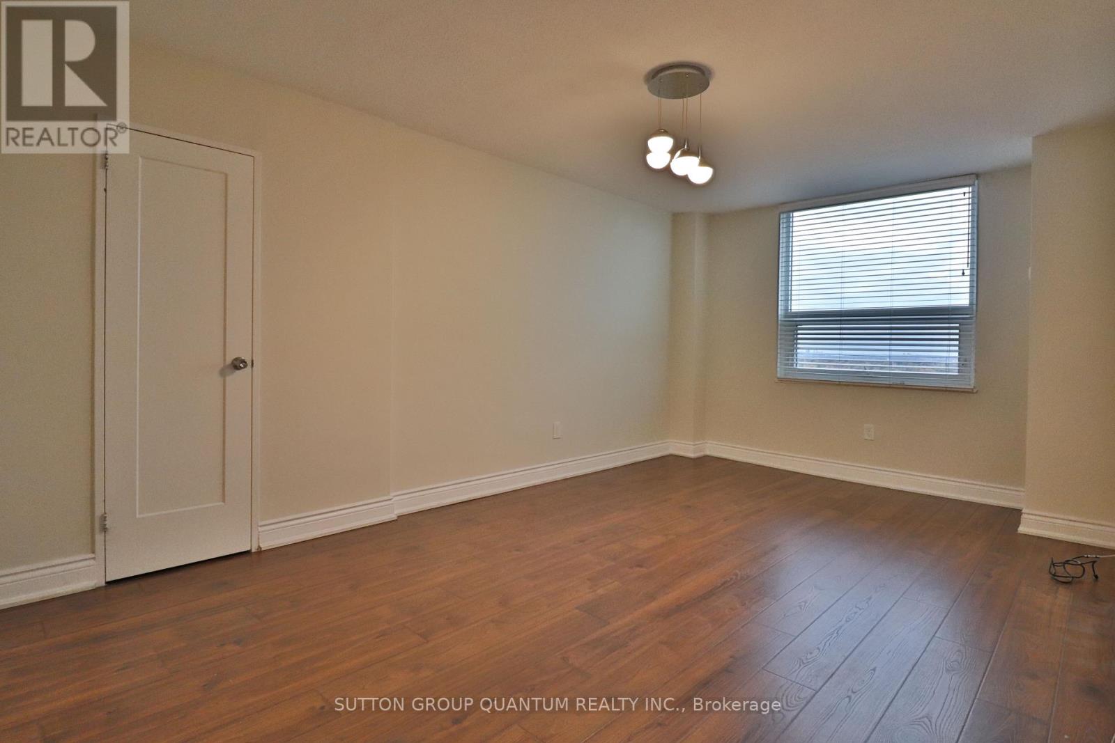 2001 - 627 The West Mall, Toronto, Ontario  M9C 4X5 - Photo 28 - W12495200