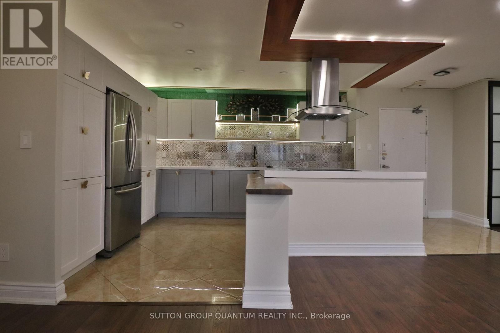 2001 - 627 The West Mall, Toronto, Ontario  M9C 4X5 - Photo 7 - W12495200