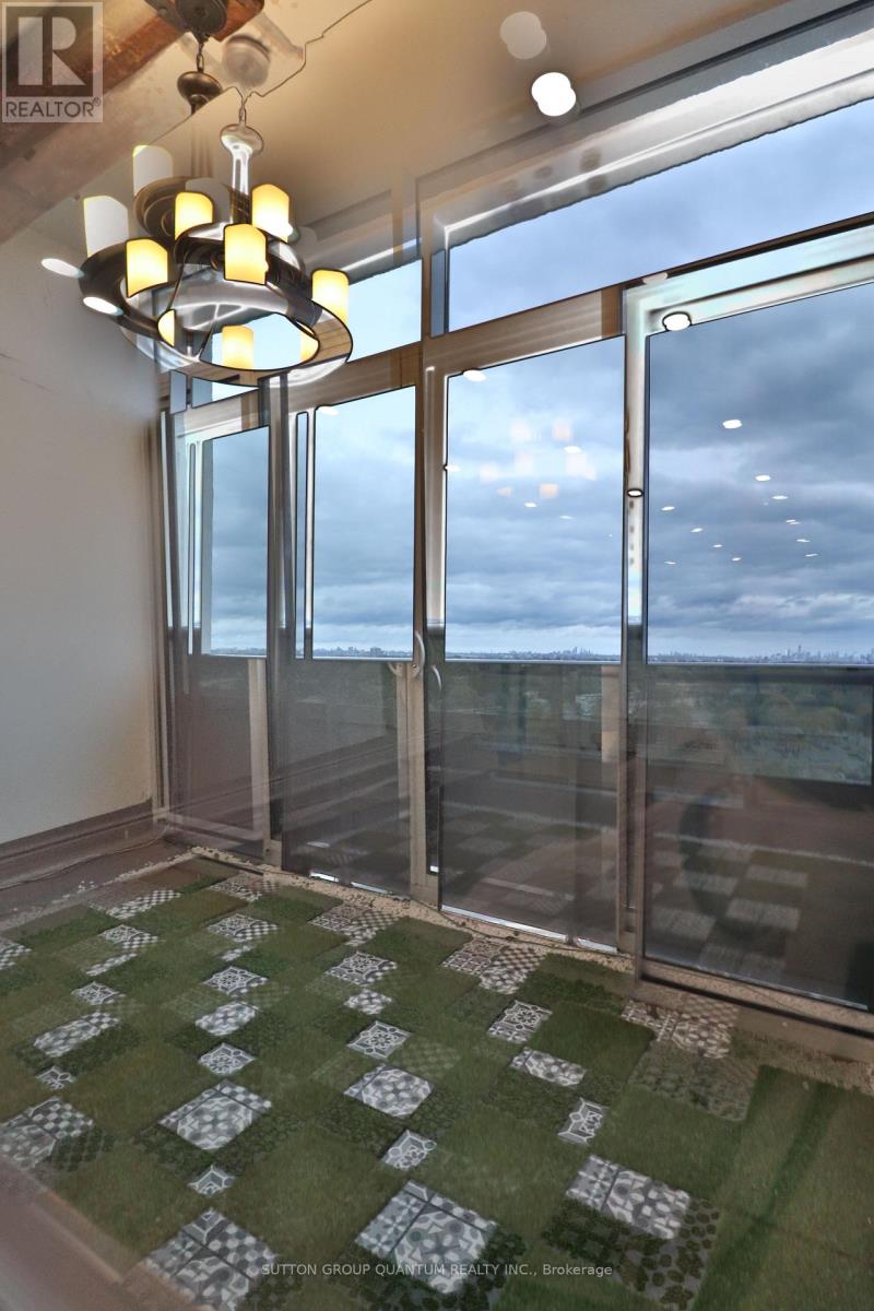 2001 - 627 The West Mall, Toronto, Ontario  M9C 4X5 - Photo 18 - W12495200