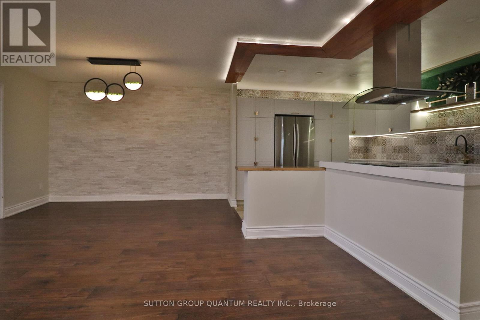 2001 - 627 The West Mall, Toronto, Ontario  M9C 4X5 - Photo 6 - W12495200