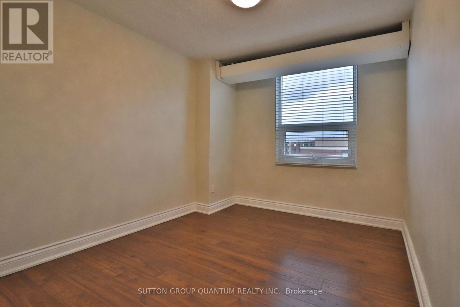 2001 - 627 The West Mall, Toronto, Ontario  M9C 4X5 - Photo 29 - W12495200