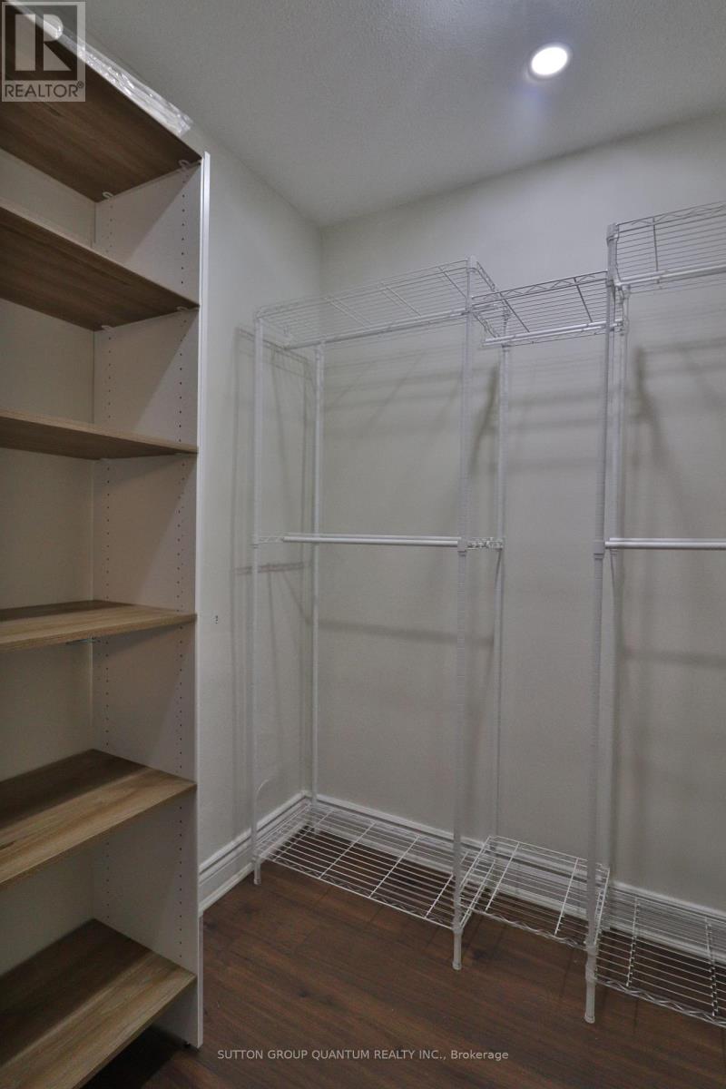 2001 - 627 The West Mall, Toronto, Ontario  M9C 4X5 - Photo 27 - W12495200