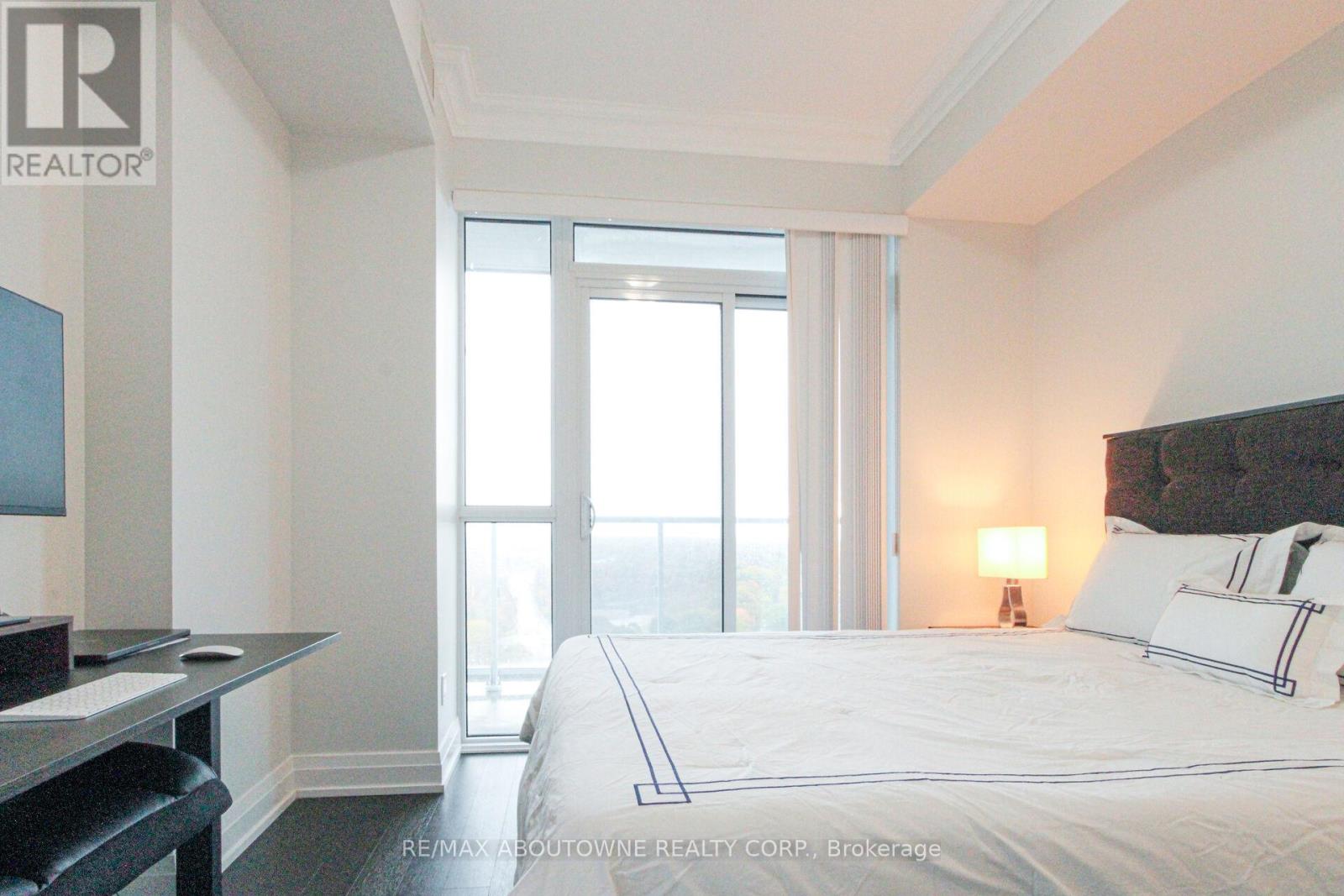 1503 - 65 Speers Road, Oakville, Ontario  L6K 0J1 - Photo 17 - W12495206