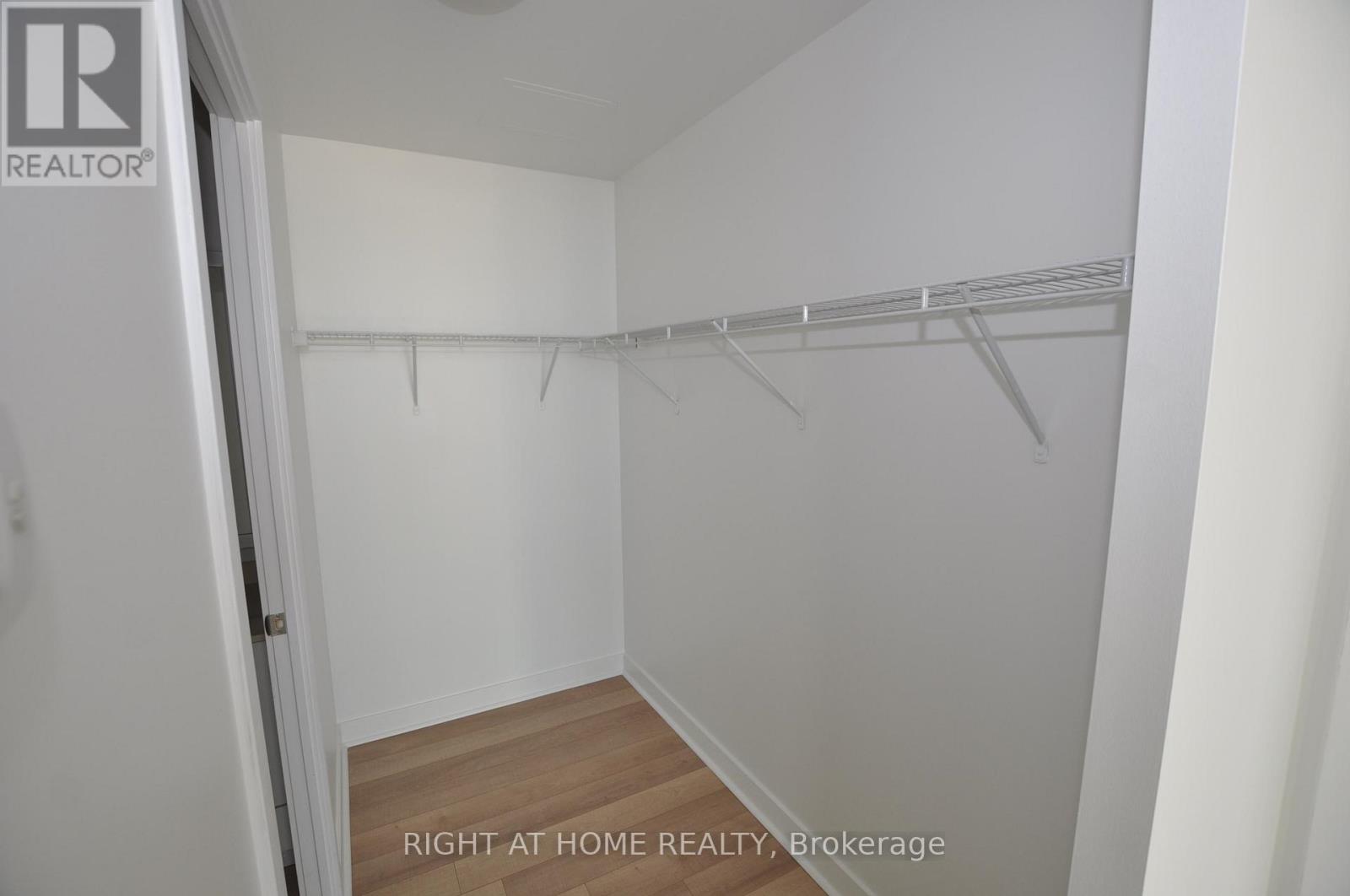 909 - 3975 Grand Park Drive, Mississauga (City Centre), Ontario  L5B 0K4 - Photo 10 - W12496484