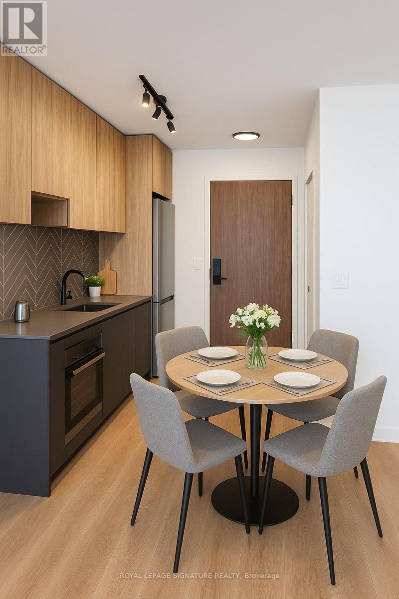 424 - 1037 The Queensway, Toronto, Ontario  M8Z 0H5 - Photo 3 - W12497042