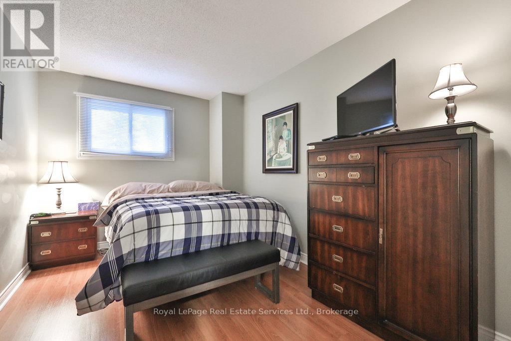 2 - 2318 Marine Drive, Oakville, Ontario  L6L 1C3 - Photo 23 - W12497568