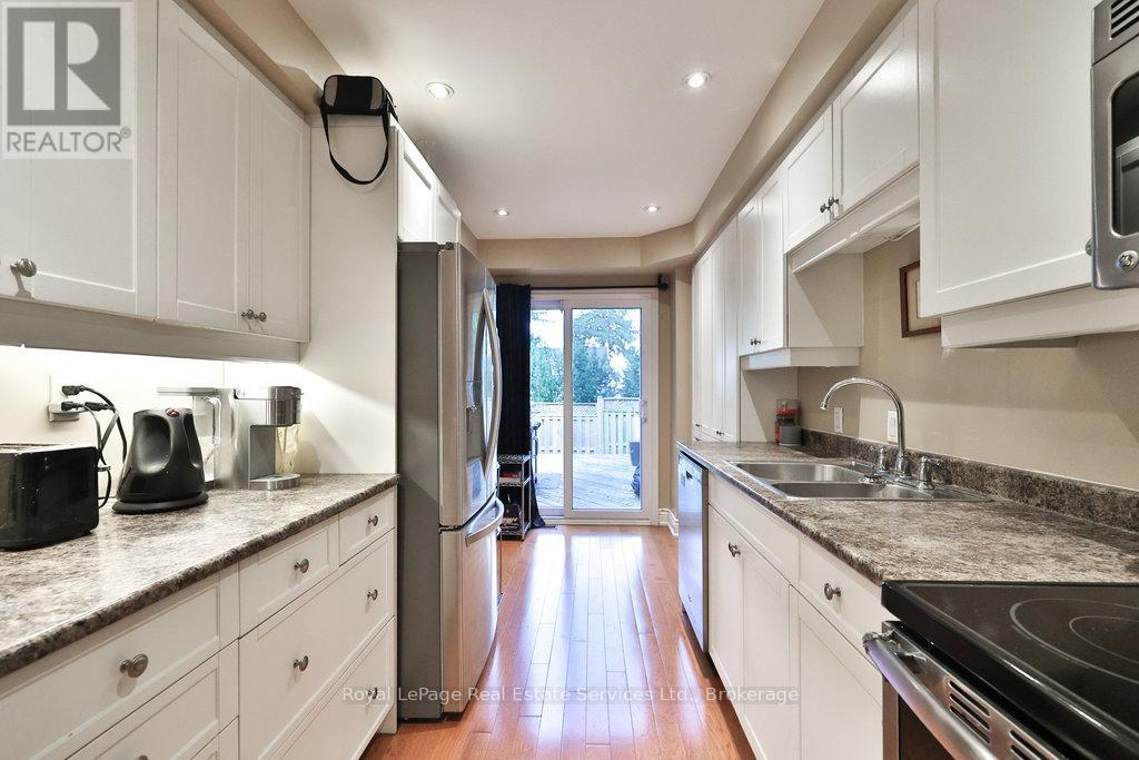 2 - 2318 Marine Drive, Oakville, Ontario  L6L 1C3 - Photo 6 - W12497568