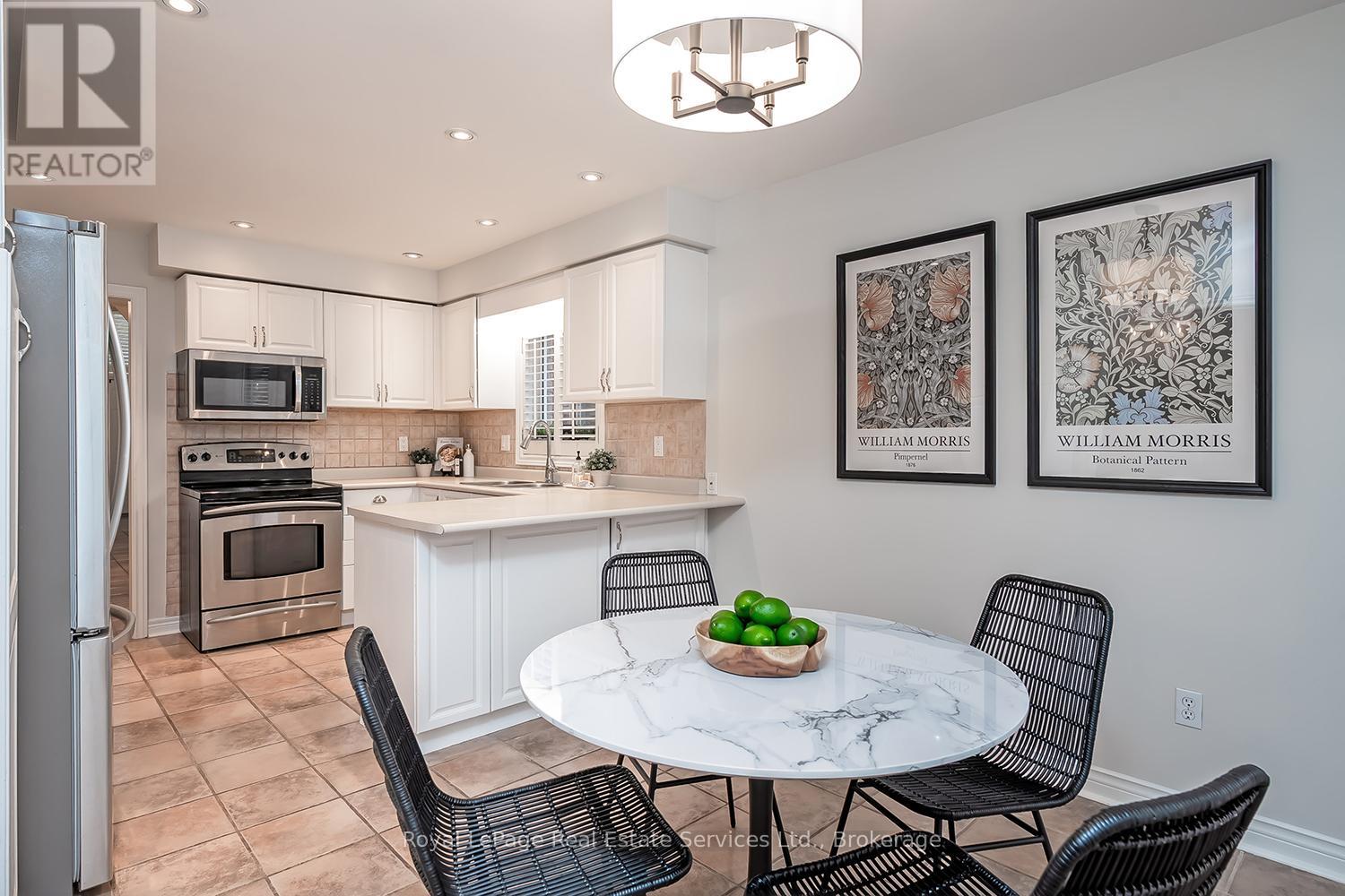 2620 Andover Road, Oakville, Ontario  L6H 6C4 - Photo 14 - W12497612