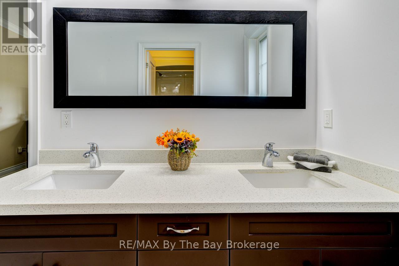 287 Robinson Road, Wasaga Beach, Ontario  L9Z 3A3 - Photo 20 - S12497572