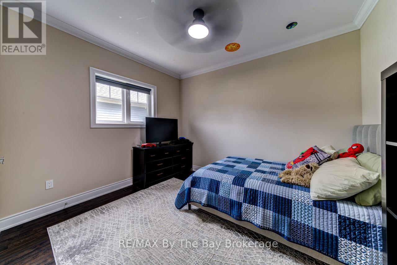 287 Robinson Road, Wasaga Beach, Ontario  L9Z 3A3 - Photo 23 - S12497572