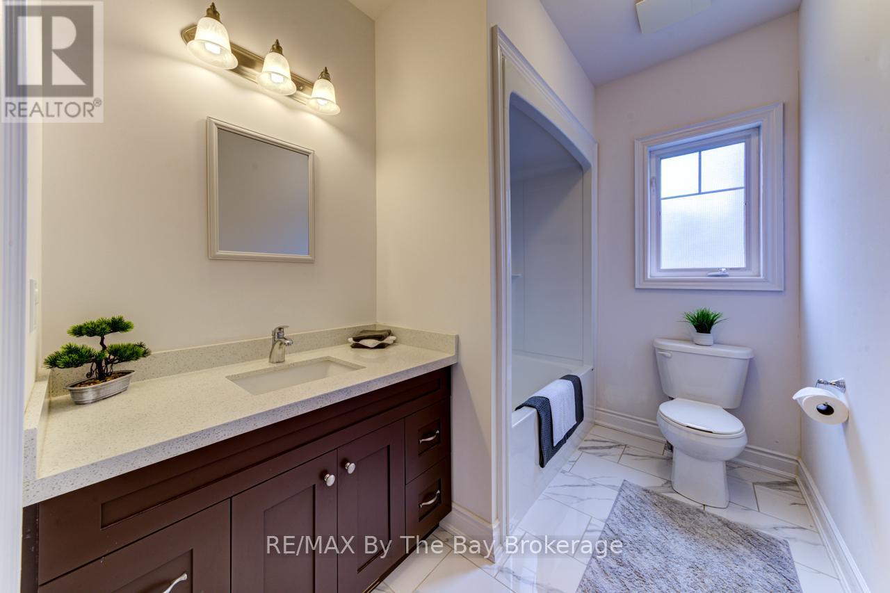 287 Robinson Road, Wasaga Beach, Ontario  L9Z 3A3 - Photo 25 - S12497572