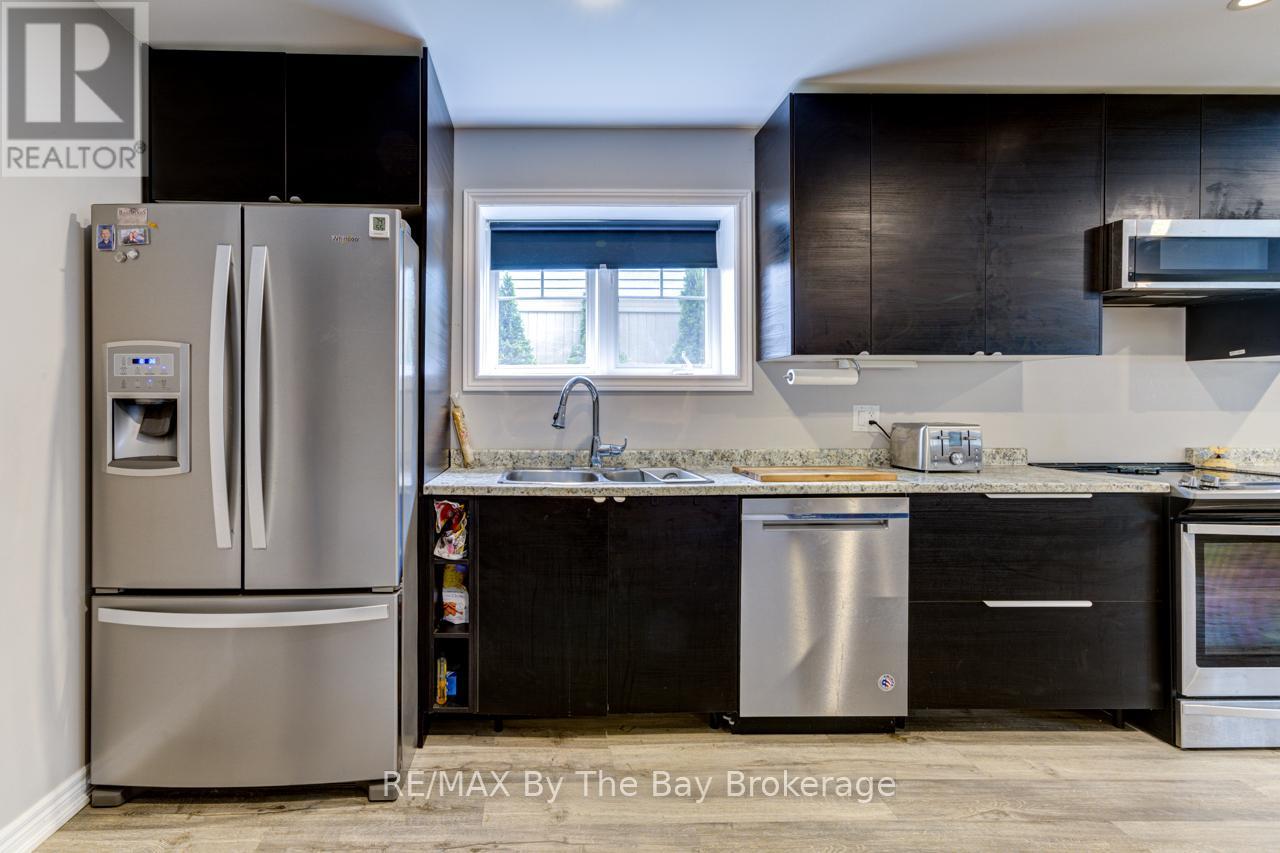 287 Robinson Road, Wasaga Beach, Ontario  L9Z 3A3 - Photo 31 - S12497572