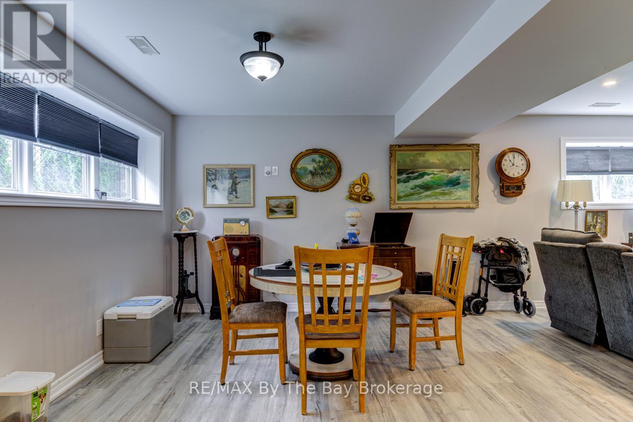 287 Robinson Road, Wasaga Beach, Ontario  L9Z 3A3 - Photo 32 - S12497572