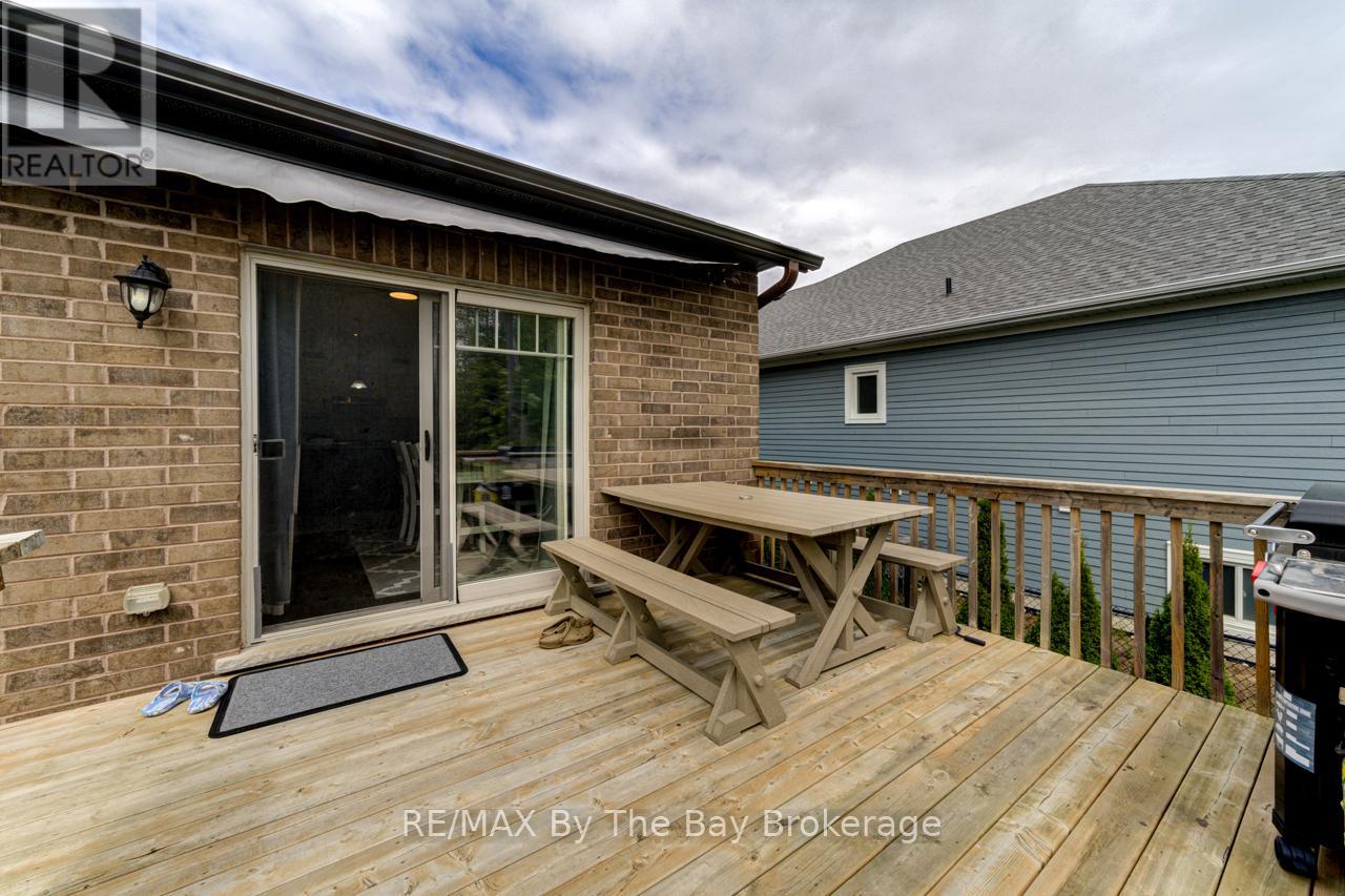 287 Robinson Road, Wasaga Beach, Ontario  L9Z 3A3 - Photo 38 - S12497572