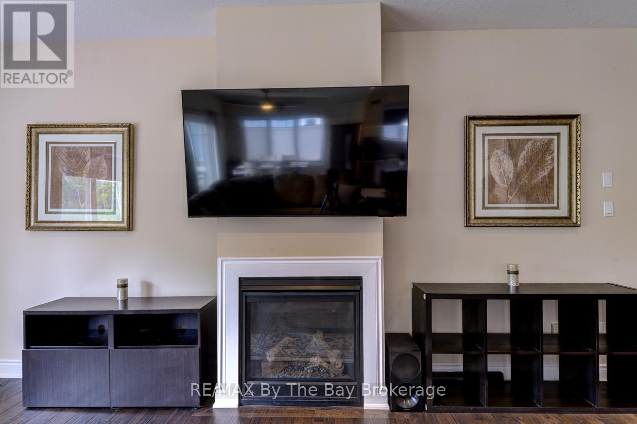 287 Robinson Road, Wasaga Beach, Ontario  L9Z 3A3 - Photo 8 - S12497572