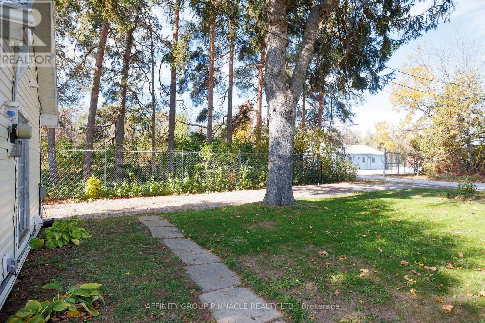 187 King Street W, Brock, Ontario  L0K 1A0 - Photo 4 - N12497596