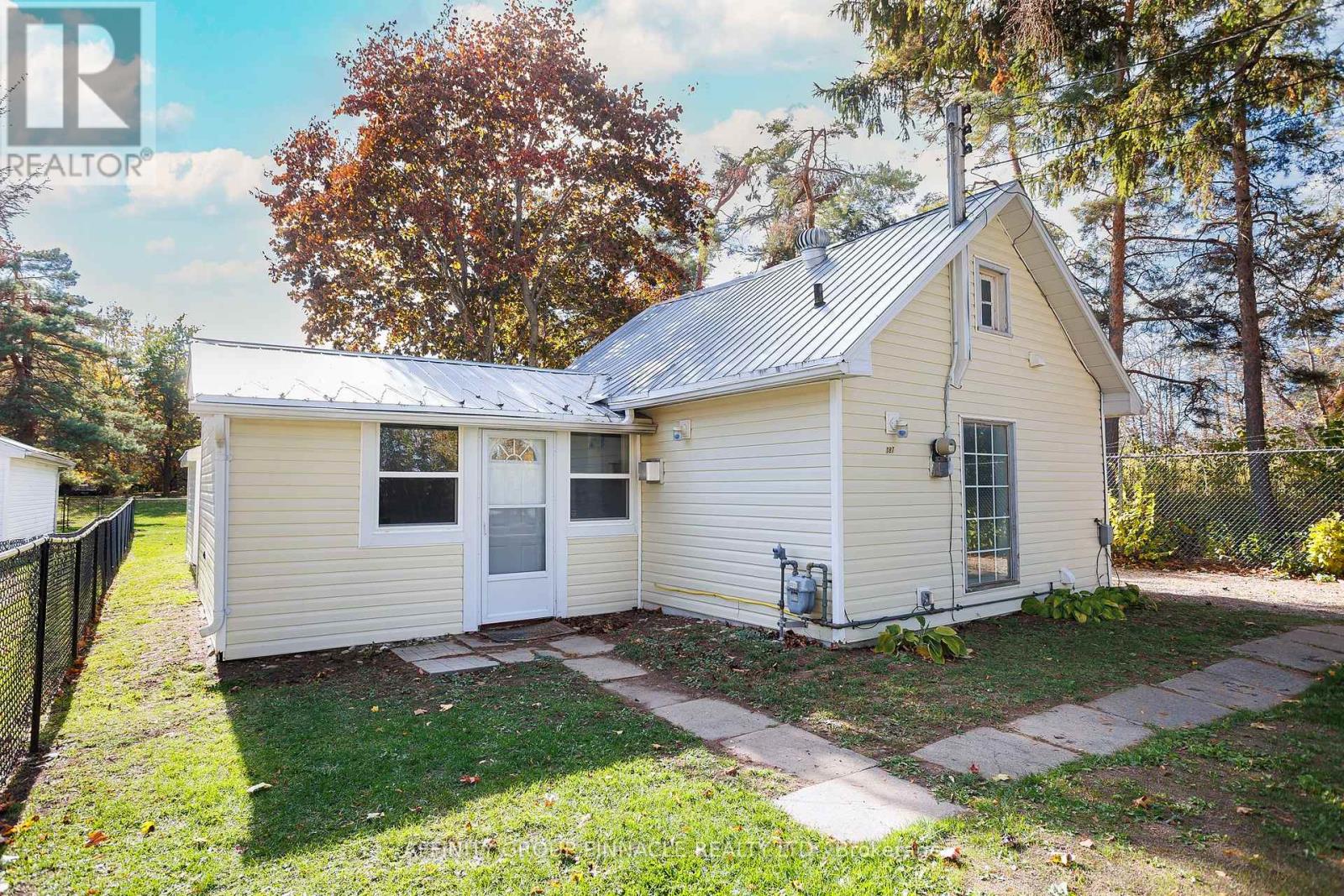 187 King Street W, Brock, Ontario  L0K 1A0 - Photo 6 - N12497596