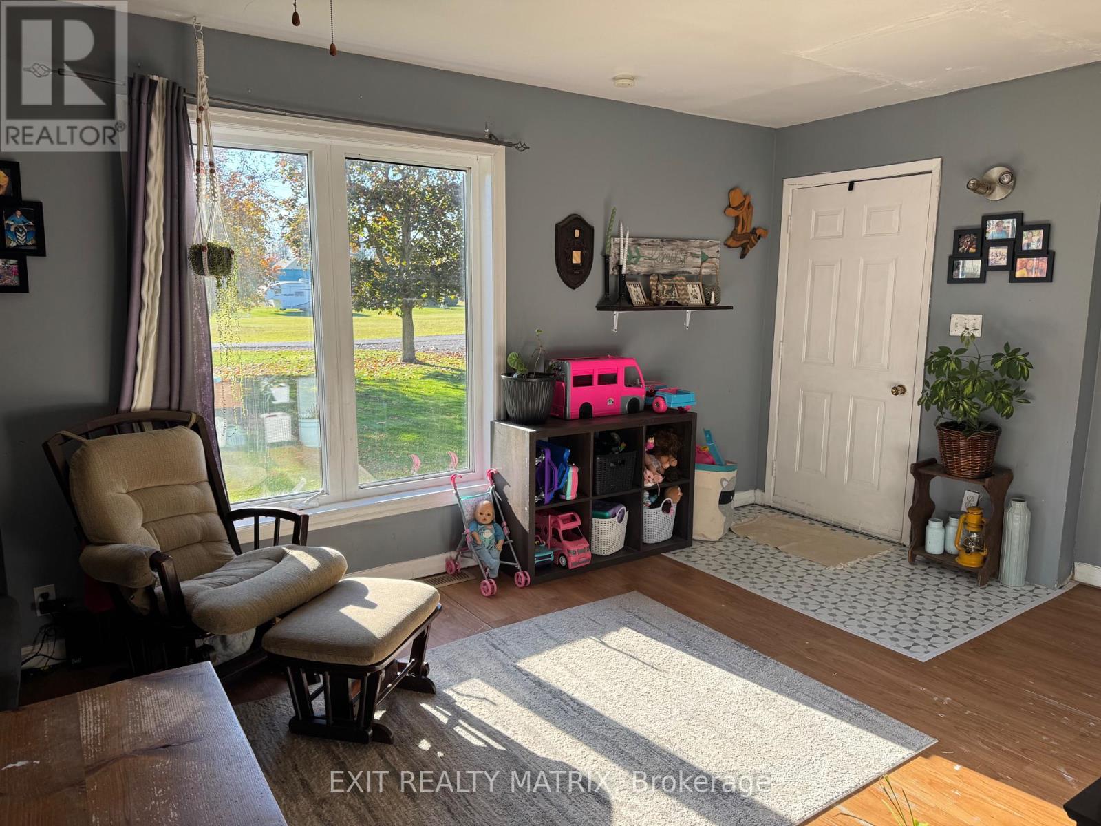 19113 Murray Street, North Glengarry, Ontario  K0C 1J0 - Photo 5 - X12497566