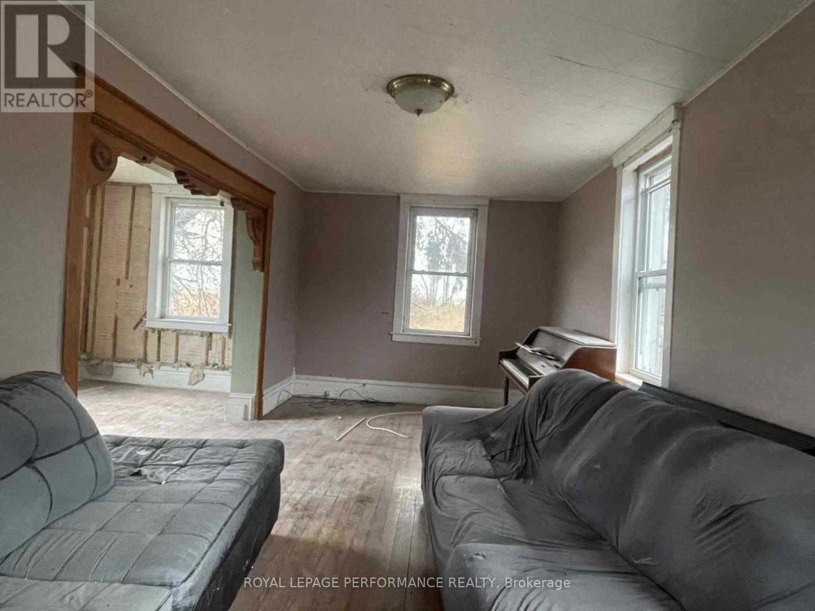 15240 Concession 6-7 Road, North Stormont, Ontario  K0C 1G0 - Photo 4 - X12497632