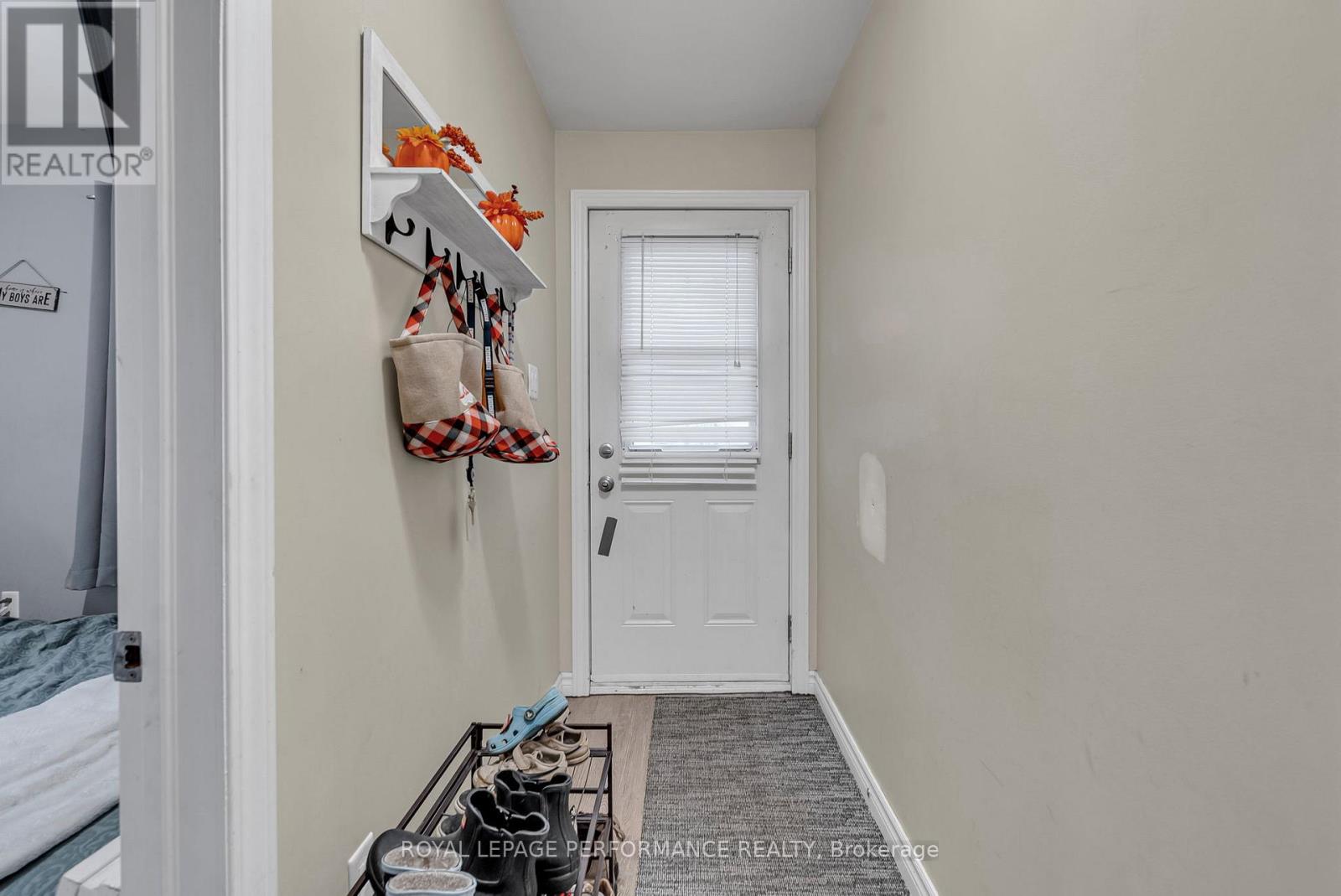 23 Lefebvre Avenue, Cornwall, Ontario  K6H 5G3 - Photo 4 - X12497874