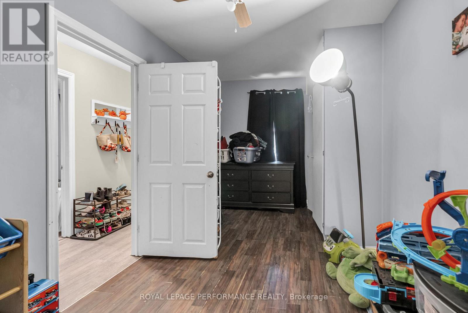 23 Lefebvre Avenue, Cornwall, Ontario  K6H 5G3 - Photo 8 - X12497874