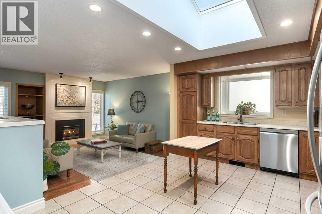 11 Bernard Place Nw, Calgary, Alberta  T3K 2B8 - Photo 7 - A2267342