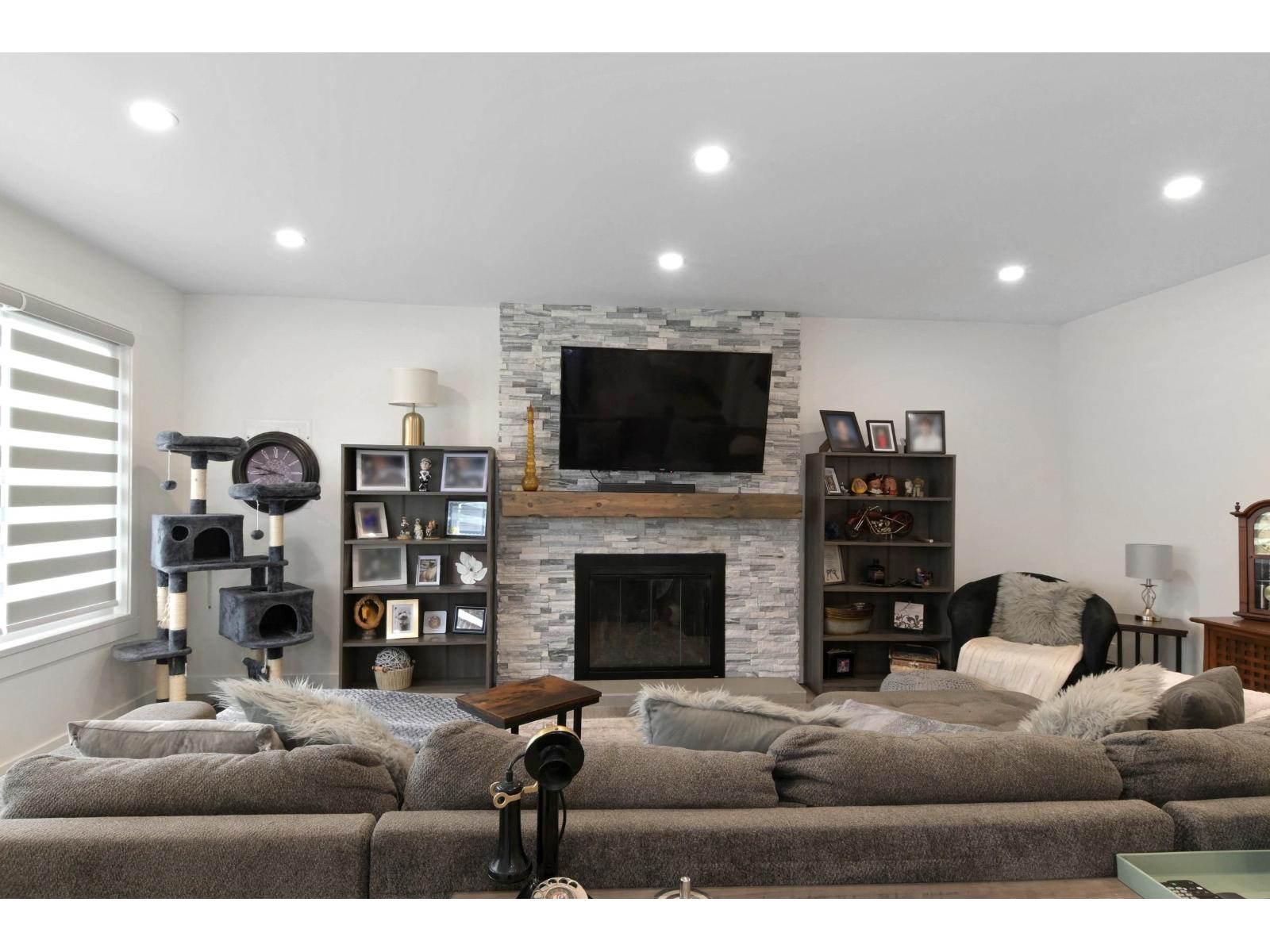 11852 85a Avenue, Delta, British Columbia  V4C 2V6 - Photo 3 - R3057043