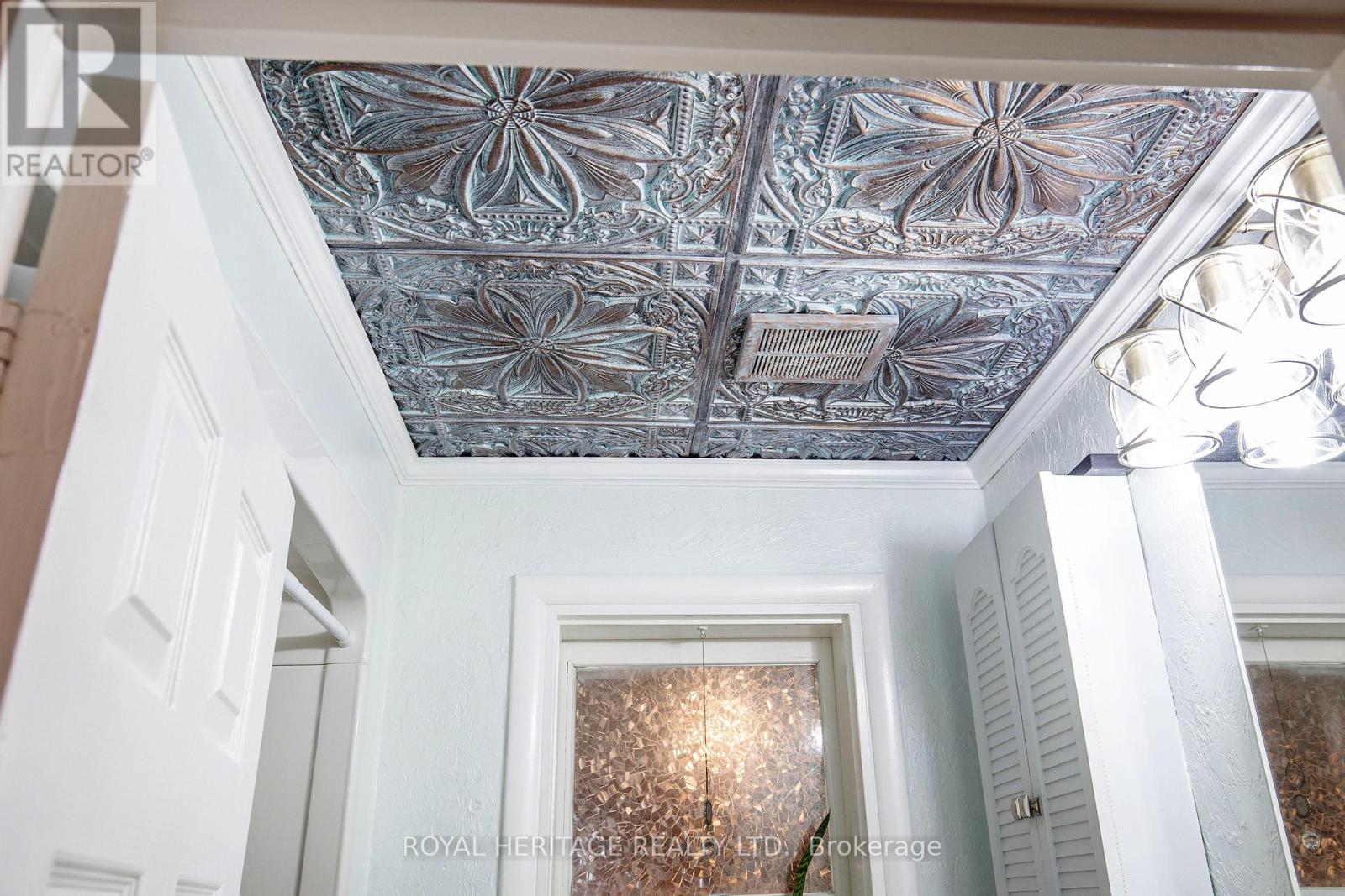 111 Adelaide Street N, Kawartha Lakes, Ontario  K9V 4L9 - Photo 17 - X12497212