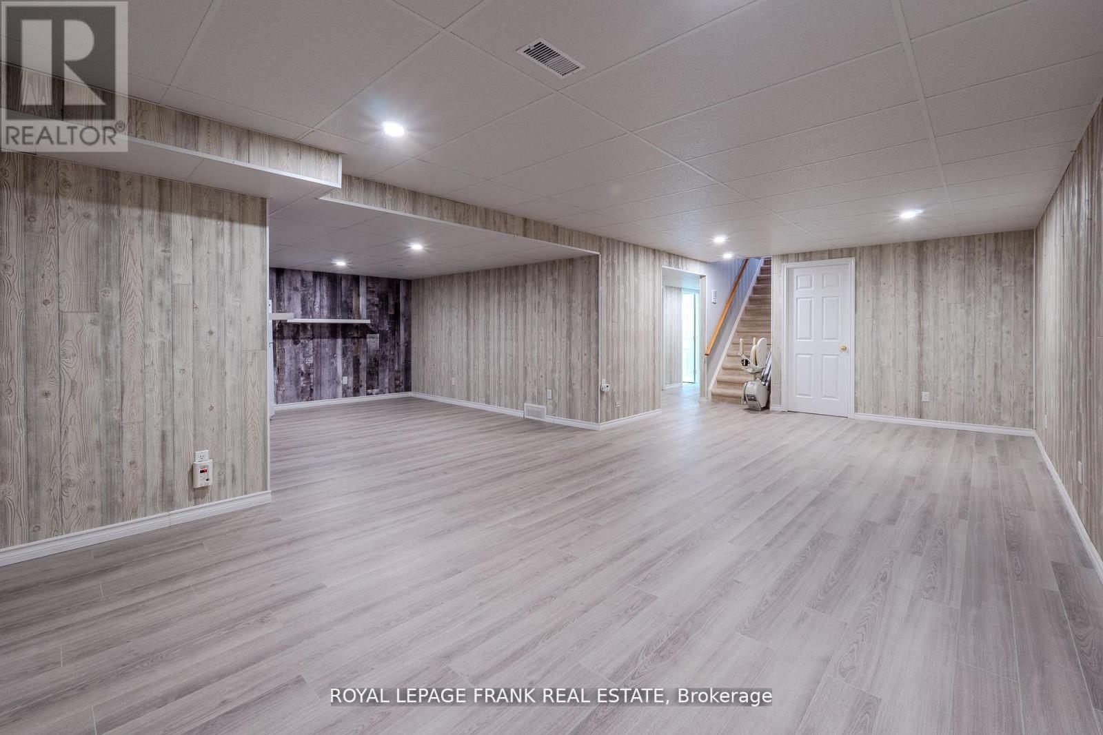 16 - 9 Eglington Street, Kawartha Lakes (Lindsay), Ontario  K9V 6K6 - Photo 22 - X12497442