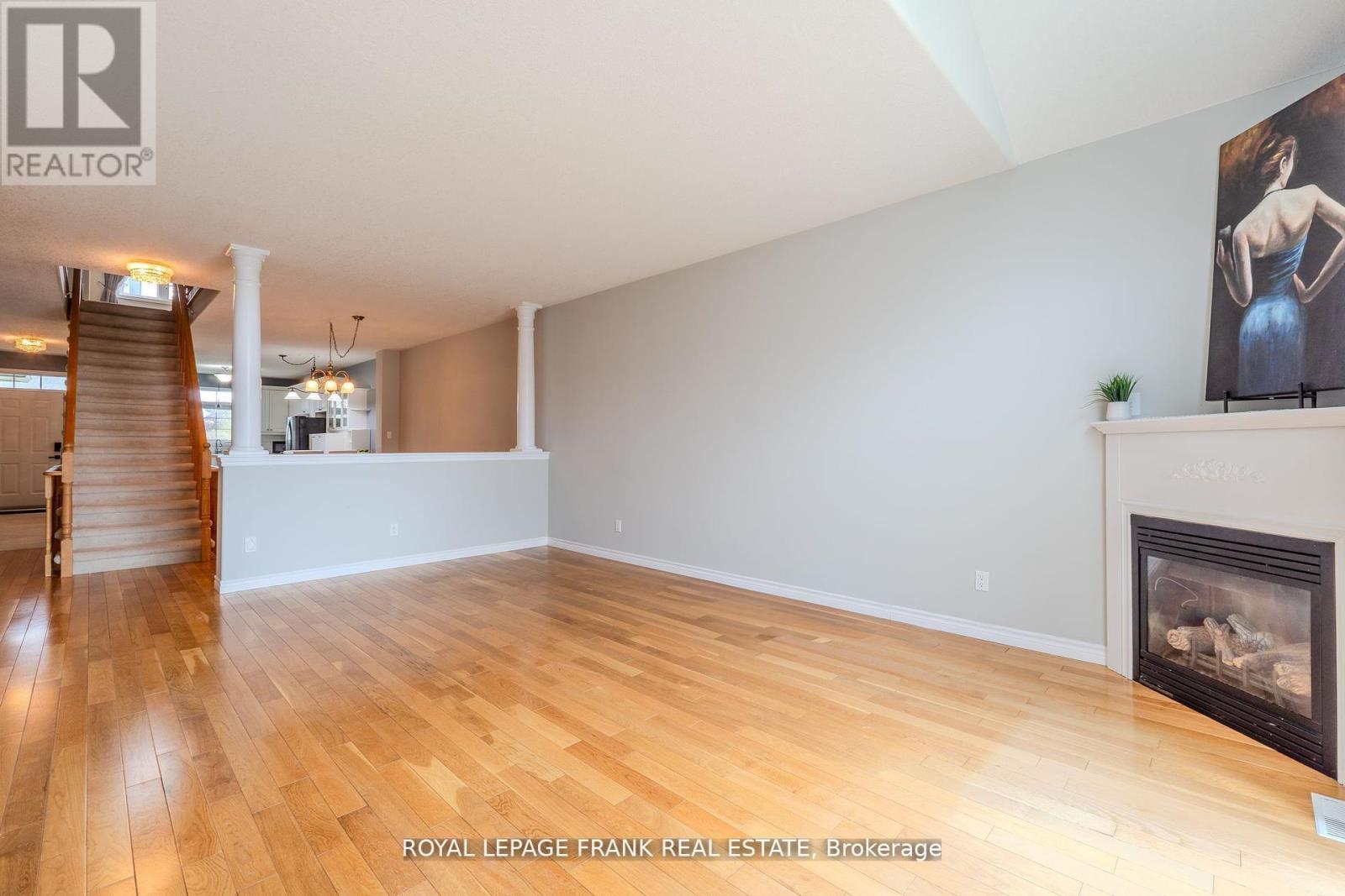 16 - 9 Eglington Street, Kawartha Lakes (Lindsay), Ontario  K9V 6K6 - Photo 4 - X12497442