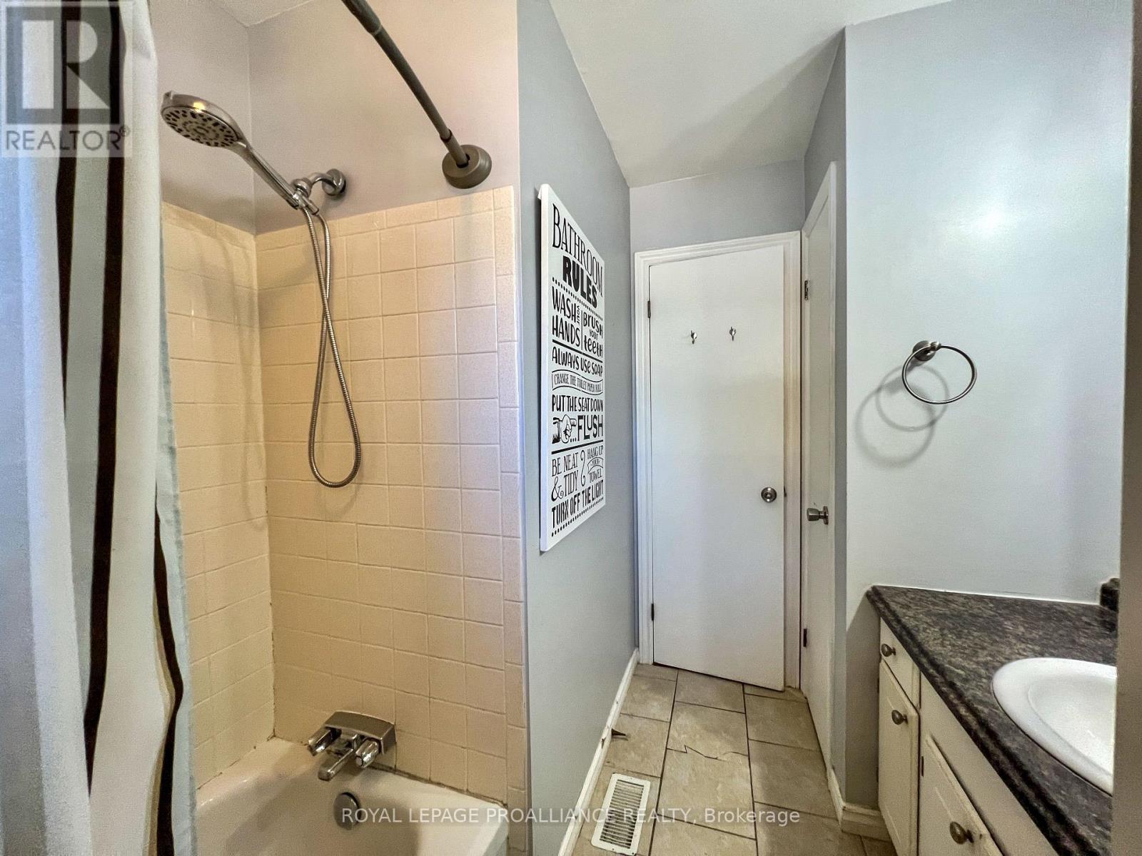 157 Singleton Drive, Belleville (Belleville Ward), Ontario  K8N 5H4 - Photo 17 - X12497720