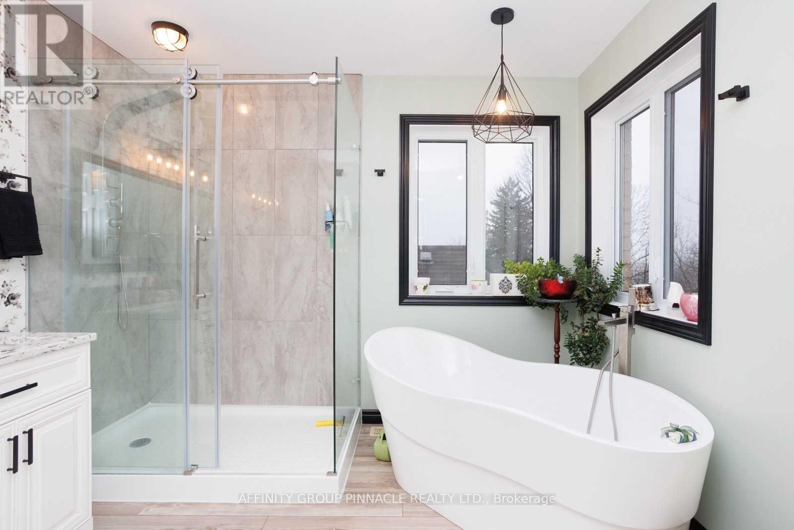 20 Ellis Crescent, Kawartha Lakes (Lindsay), Ontario  K9V 0A5 - Photo 18 - X12497748