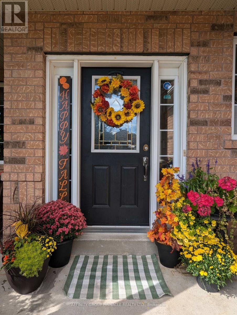 20 Ellis Crescent, Kawartha Lakes (Lindsay), Ontario  K9V 0A5 - Photo 2 - X12497748