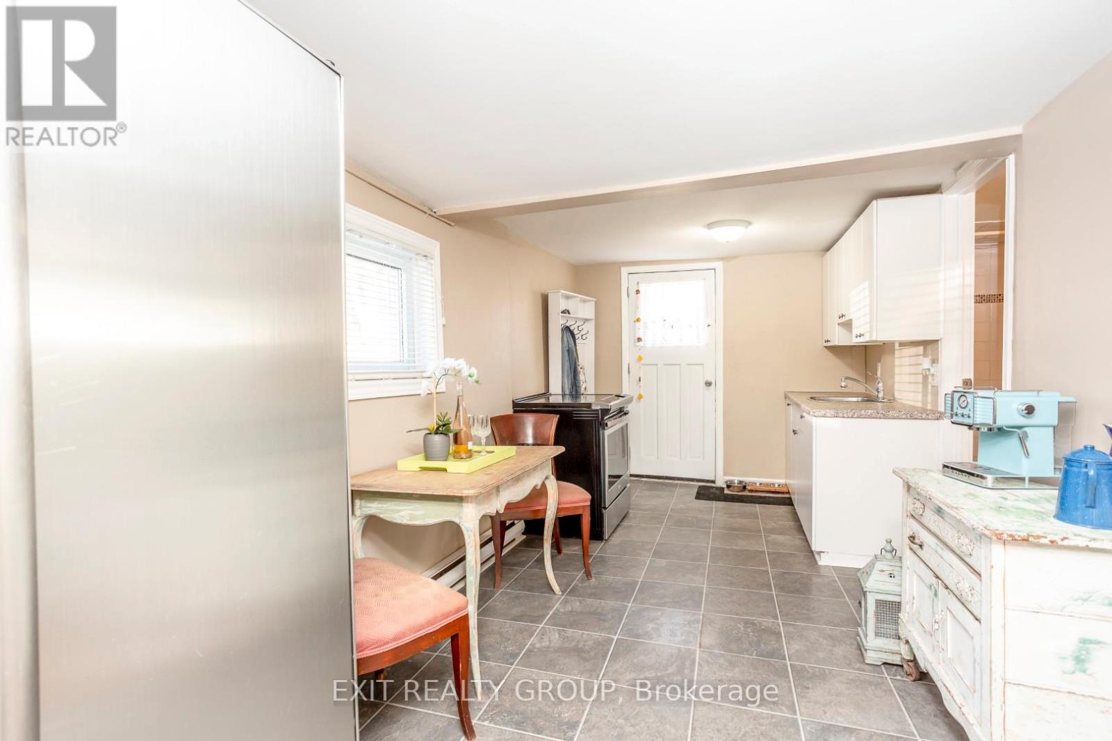 127 Leopold Street, Quinte West (Trenton Ward), Ontario  K8V 2K5 - Photo 13 - X12497902