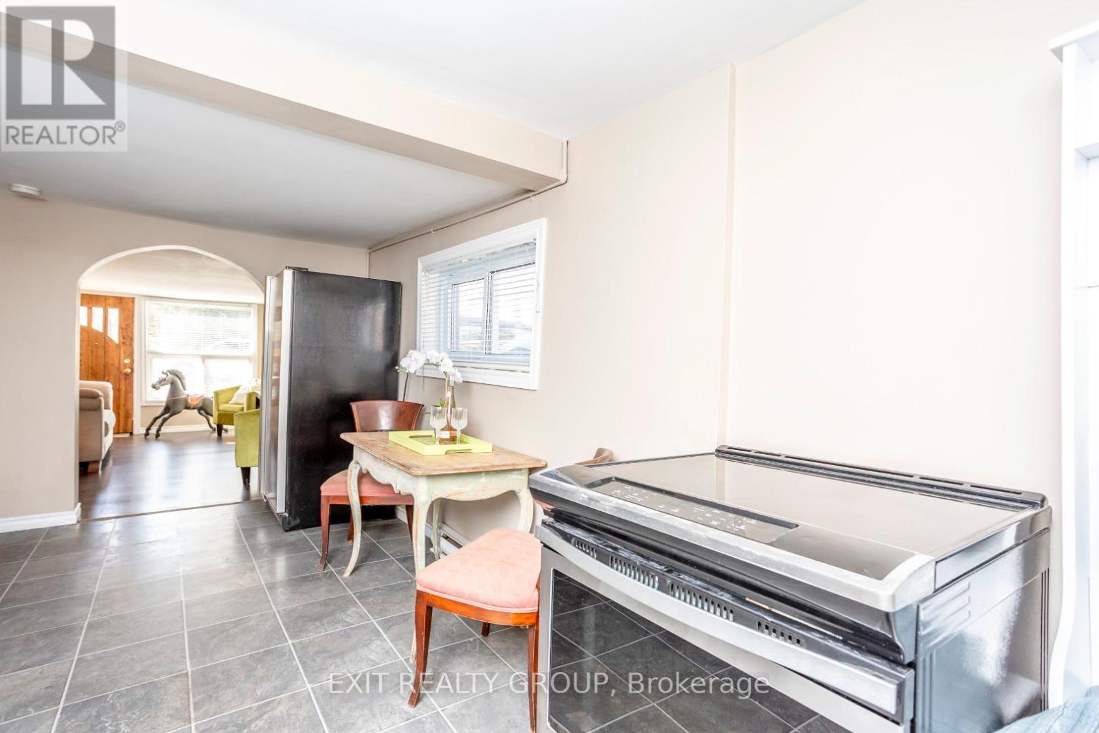 127 Leopold Street, Quinte West (Trenton Ward), Ontario  K8V 2K5 - Photo 26 - X12497902