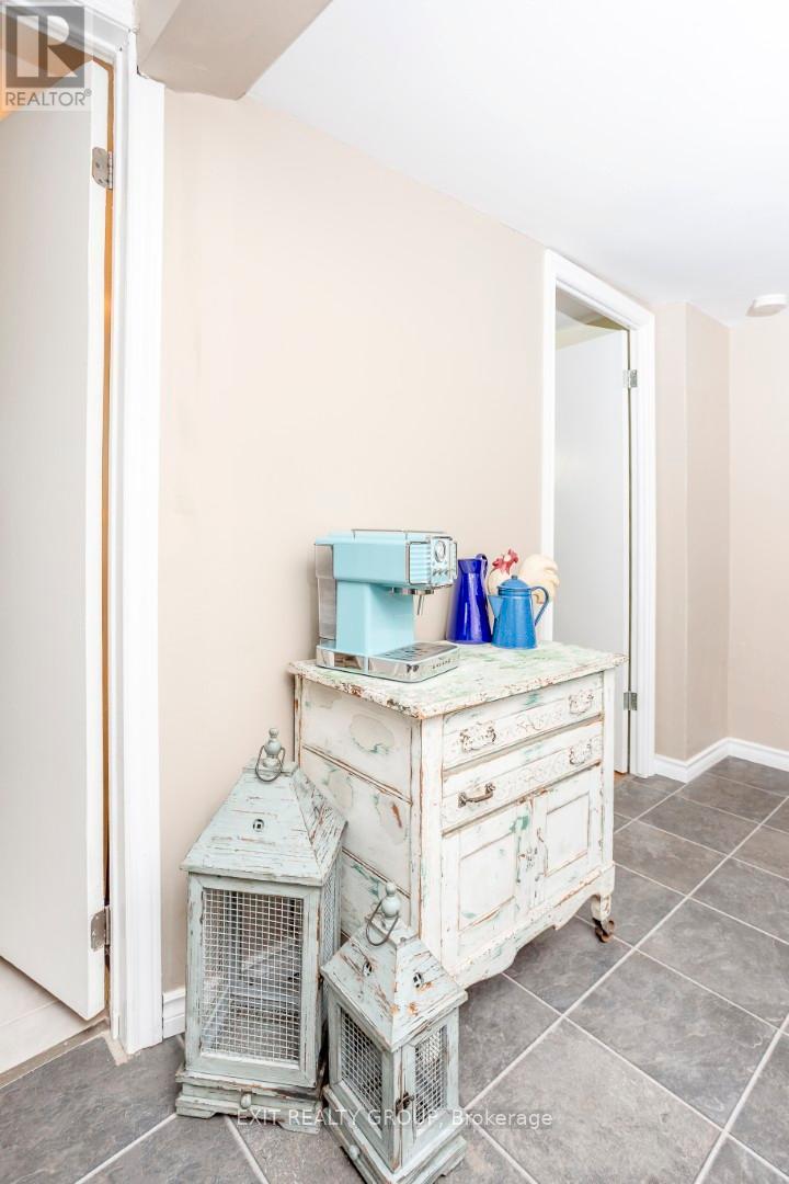 127 Leopold Street, Quinte West (Trenton Ward), Ontario  K8V 2K5 - Photo 27 - X12497902