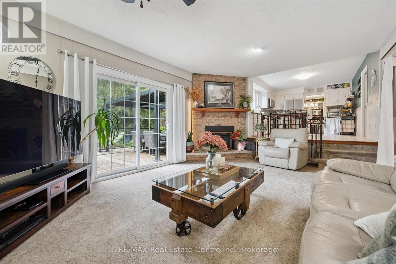 4 Berkley Place, Guelph, Ontario  N1E 1E6 - Photo 12 - X12497224