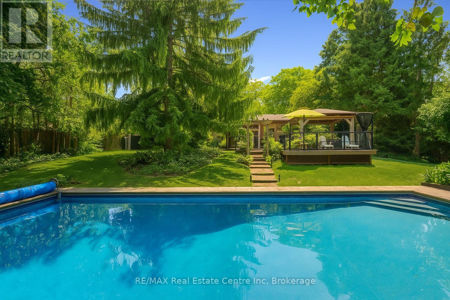 4 Berkley Place, Guelph, Ontario  N1E 1E6 - Photo 2 - X12497224