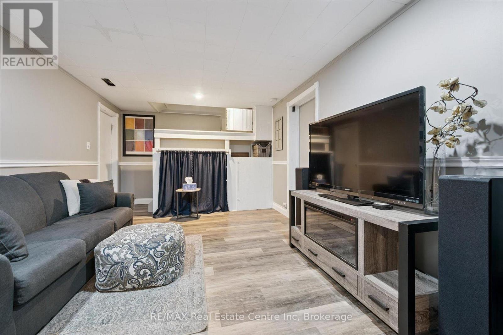 4 Berkley Place, Guelph, Ontario  N1E 1E6 - Photo 21 - X12497224