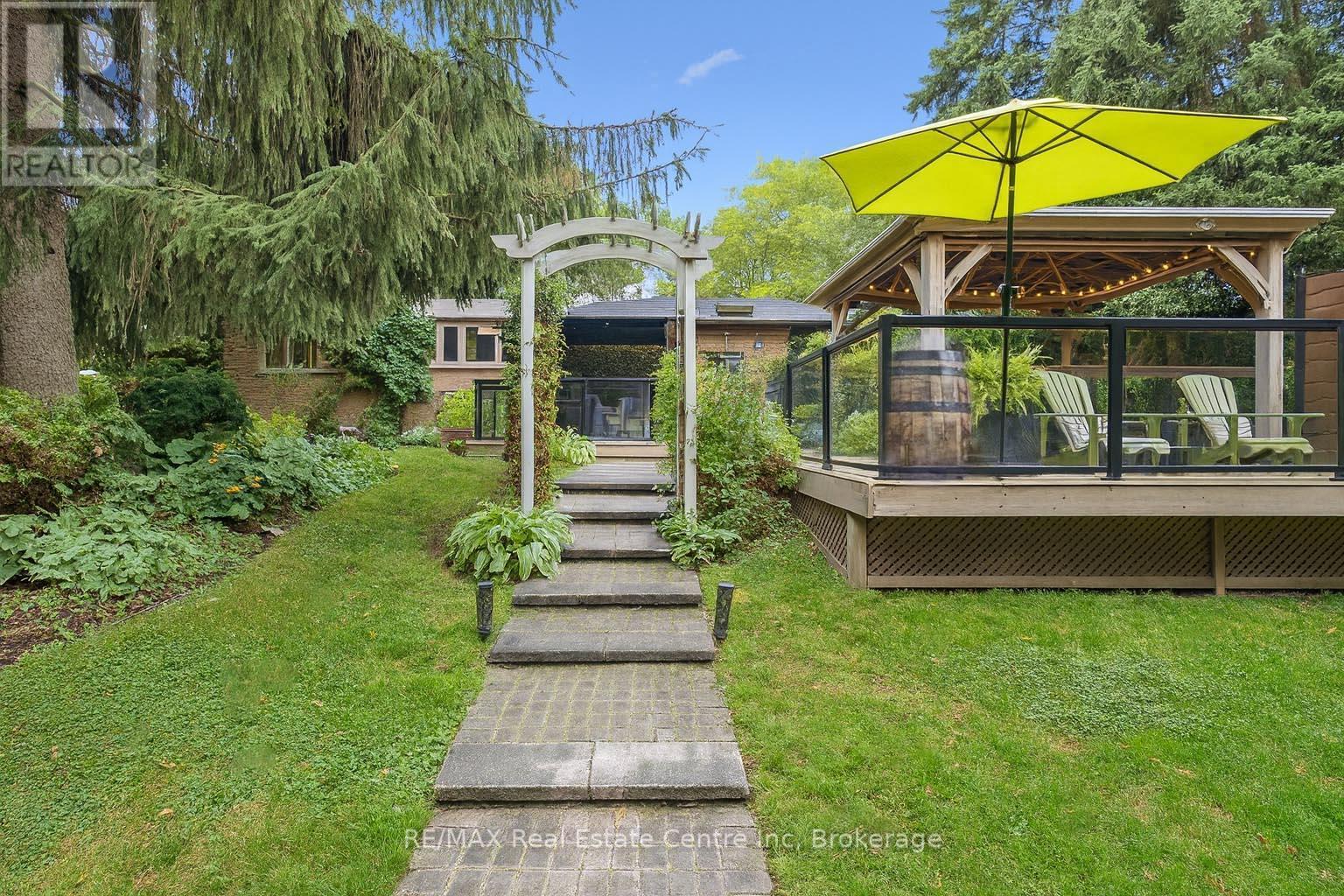 4 Berkley Place, Guelph, Ontario  N1E 1E6 - Photo 24 - X12497224