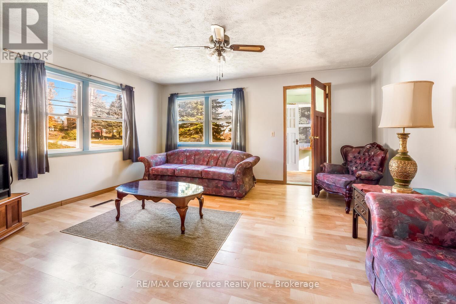 682 Gould Street, South Bruce Peninsula, Ontario  N0H 2T0 - Photo 11 - X12497344