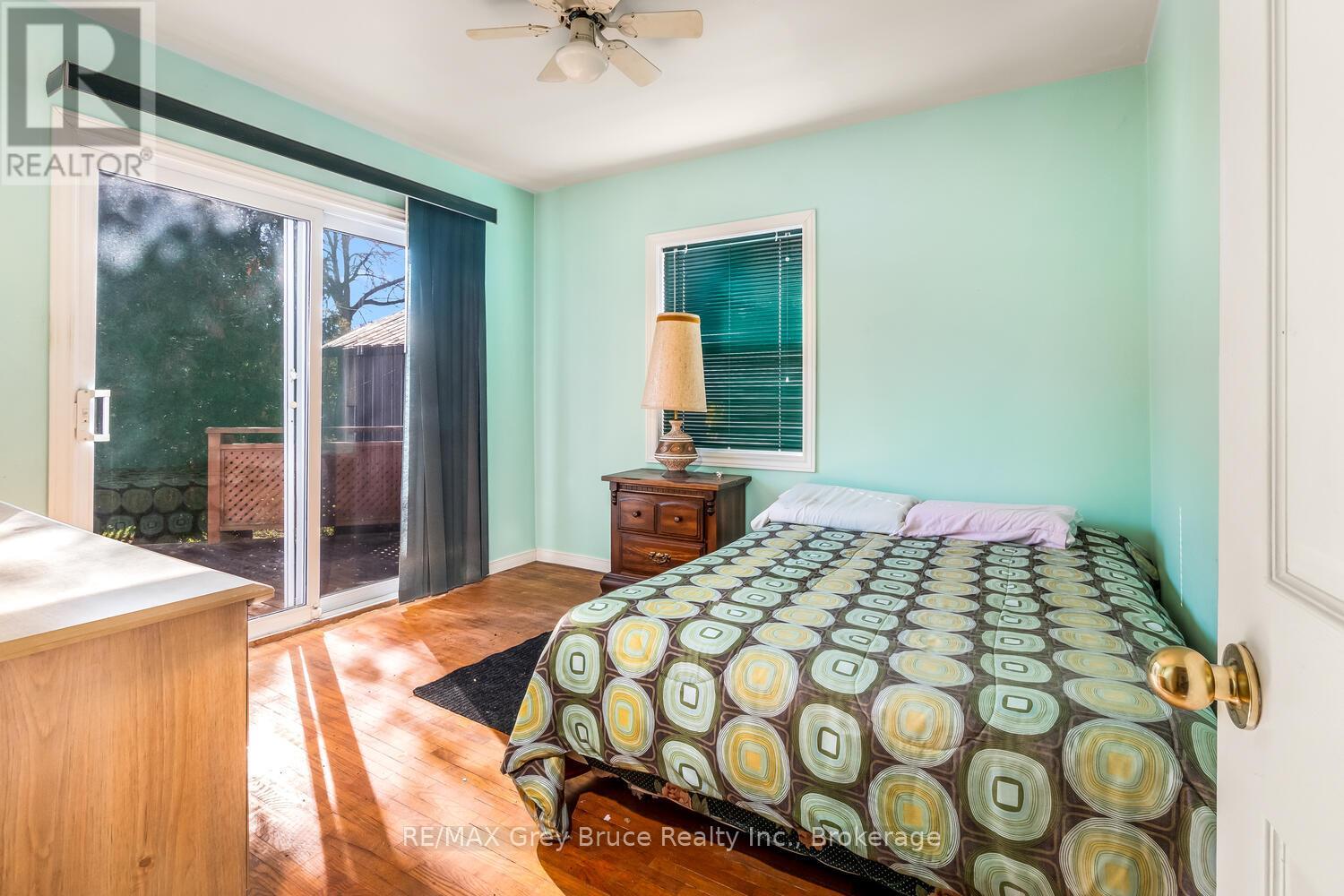 682 Gould Street, South Bruce Peninsula, Ontario  N0H 2T0 - Photo 14 - X12497344