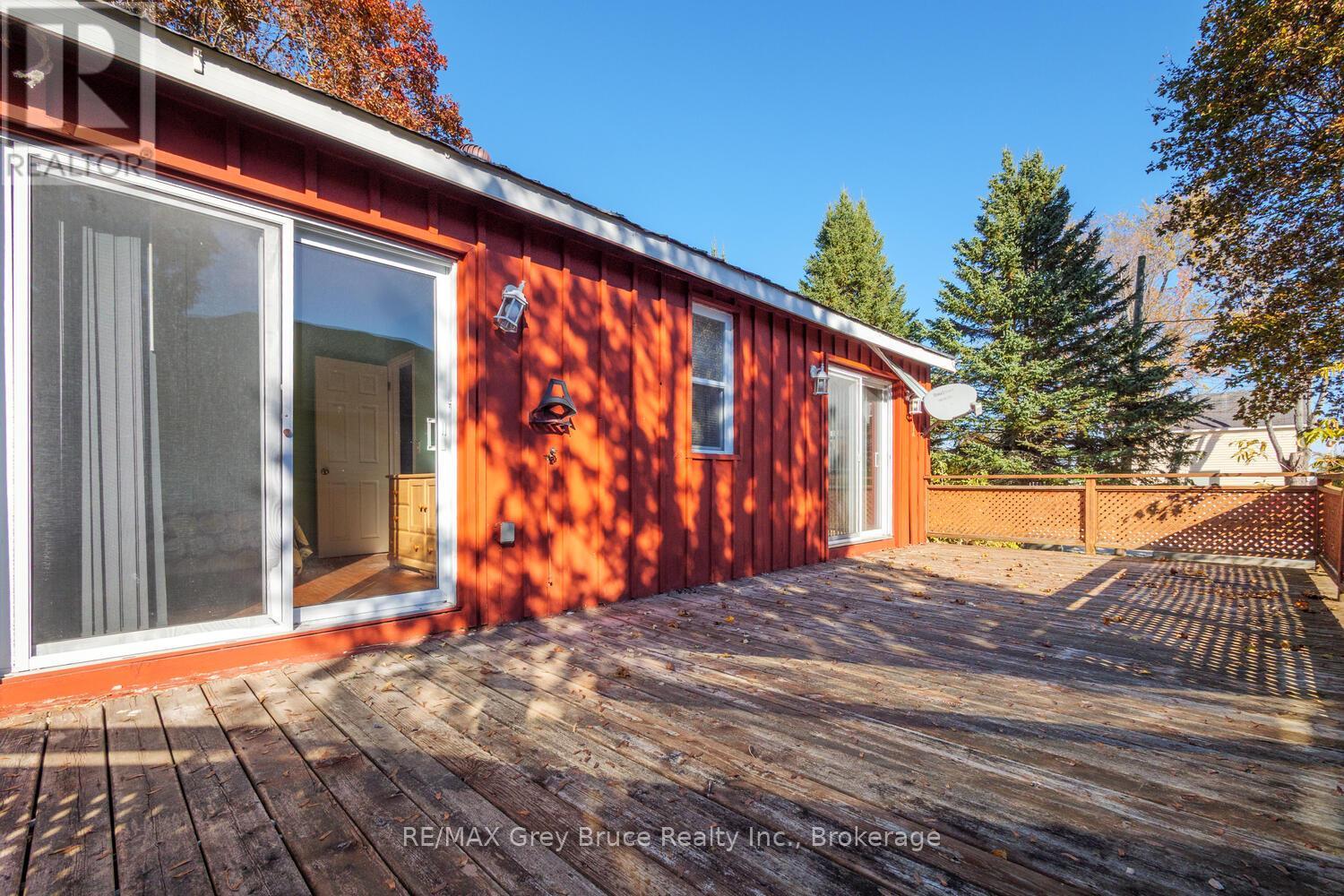 682 Gould Street, South Bruce Peninsula, Ontario  N0H 2T0 - Photo 27 - X12497344